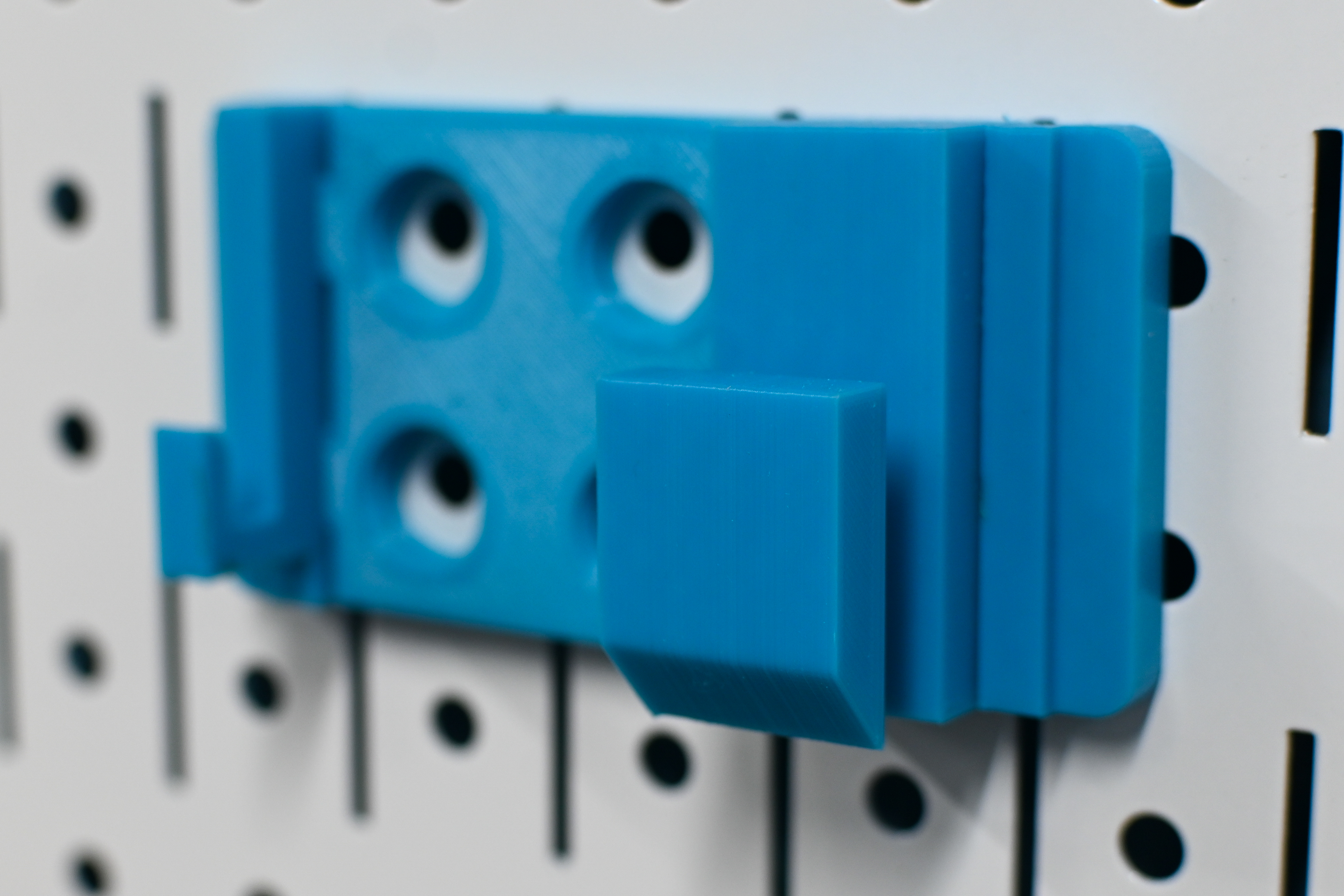 Miniatura 2 do modelo 3D Square Mounts for Wall Control