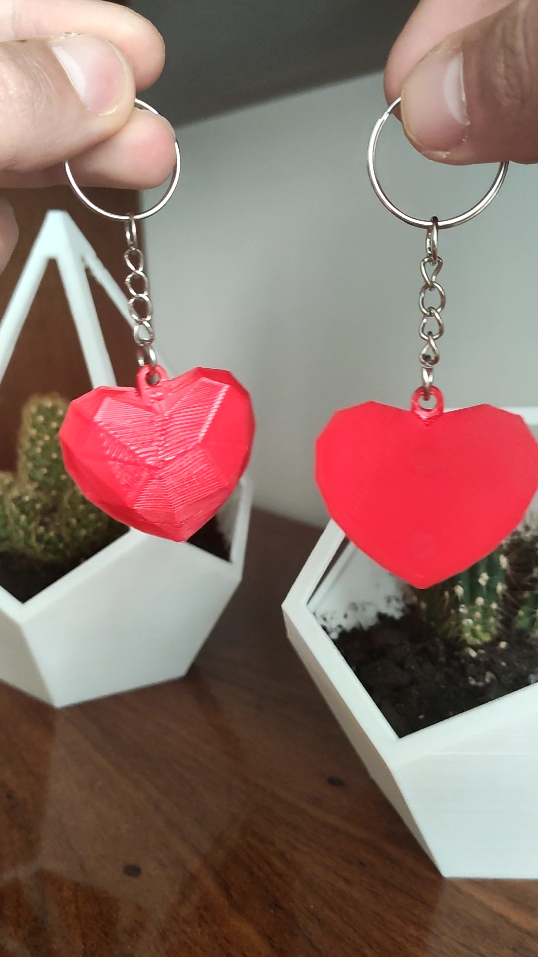 LOW POLY HEART MAGNETIC KEYCHAIN