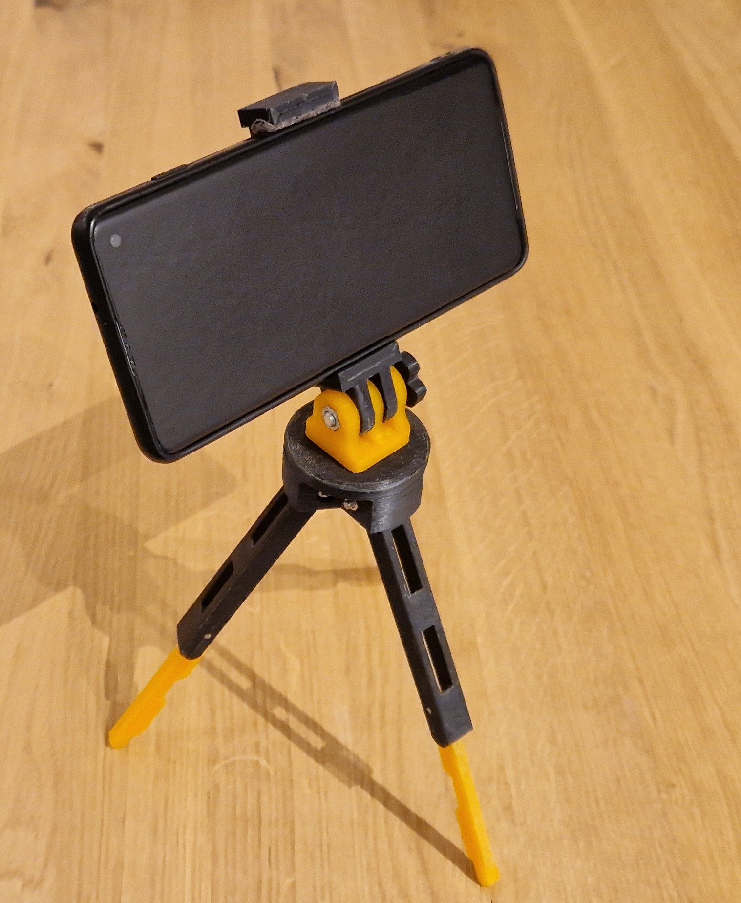Miniatura 4 do modelo 3D Foldable mini Tripod + adjustable Smartpone mount
