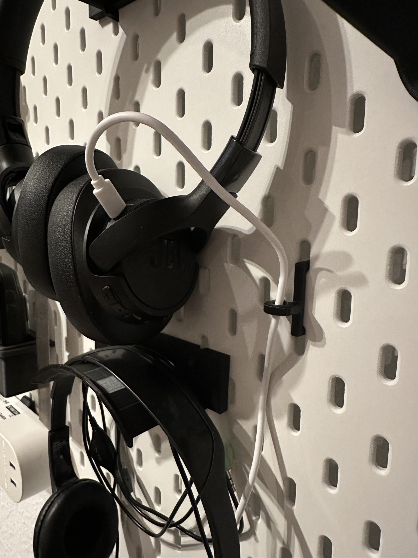 Skadis Cable Holder