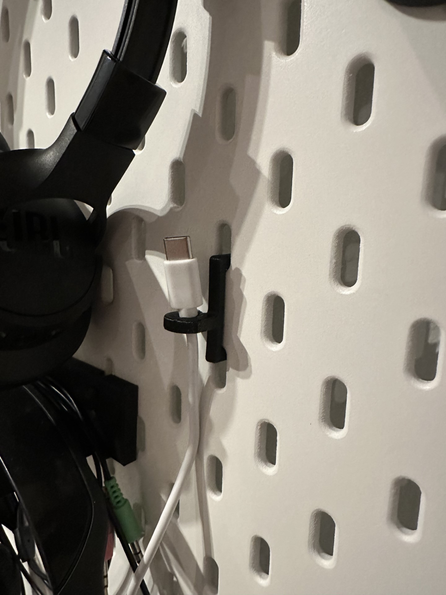 Miniatura 2 do modelo 3D Skadis Cable Holder