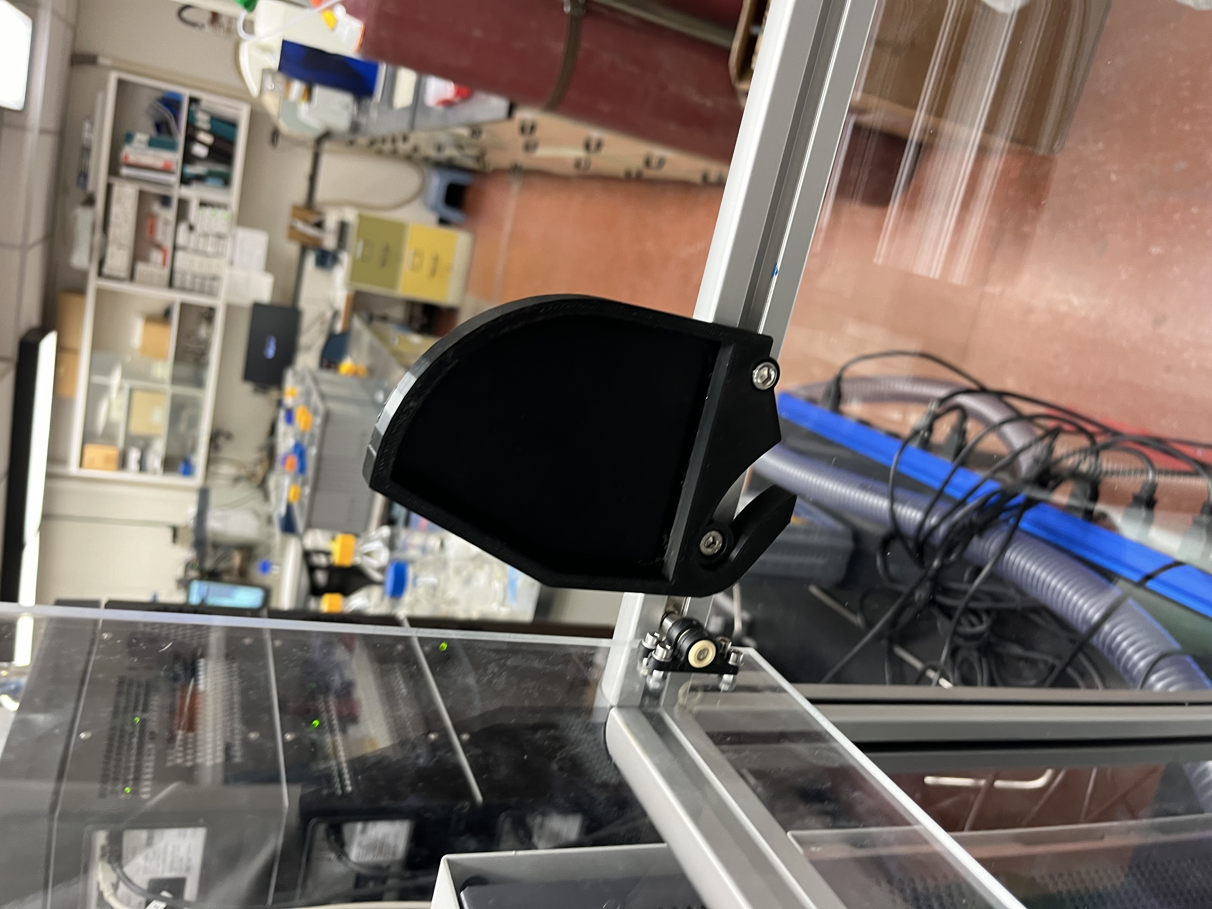 Mass Spectrometer Lid Holder