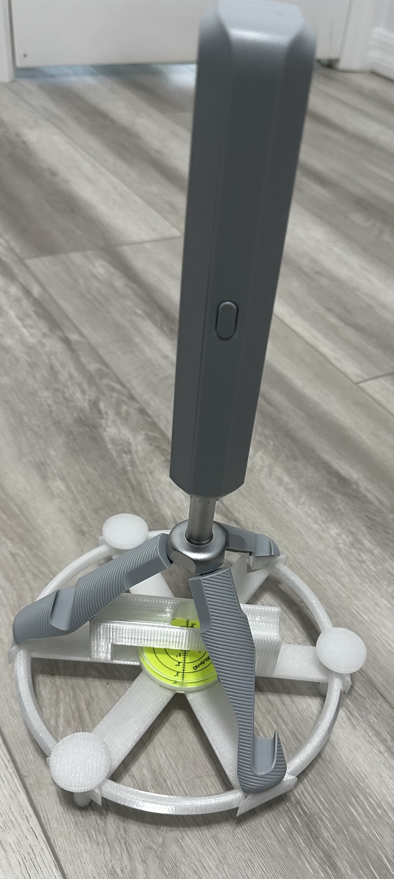 Rapsodo MLM2PRO Leveling Stand - Bubble Level & Deep Mat Remix