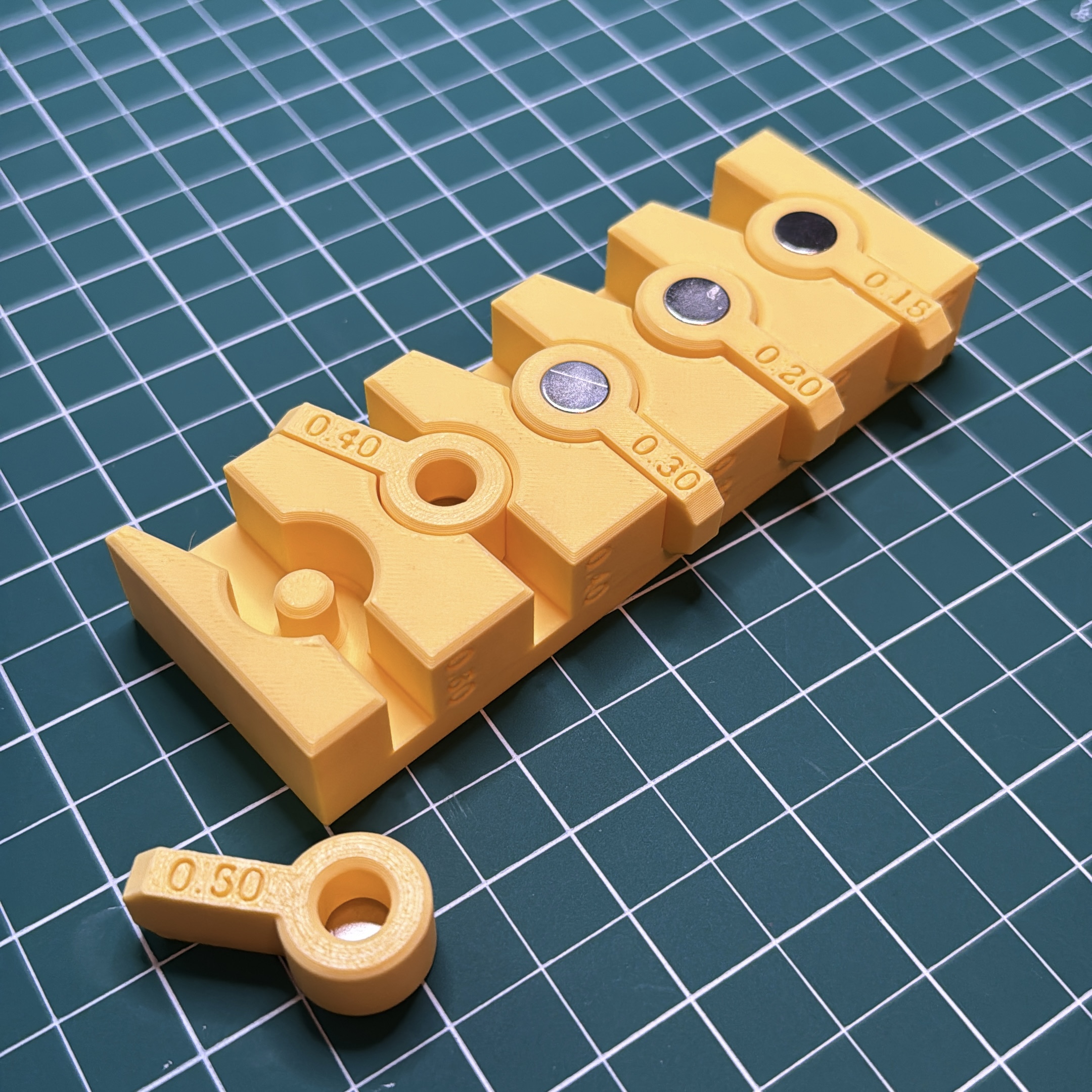 Magnetic Tolerance Gauge by Project Print Lab | Download free STL