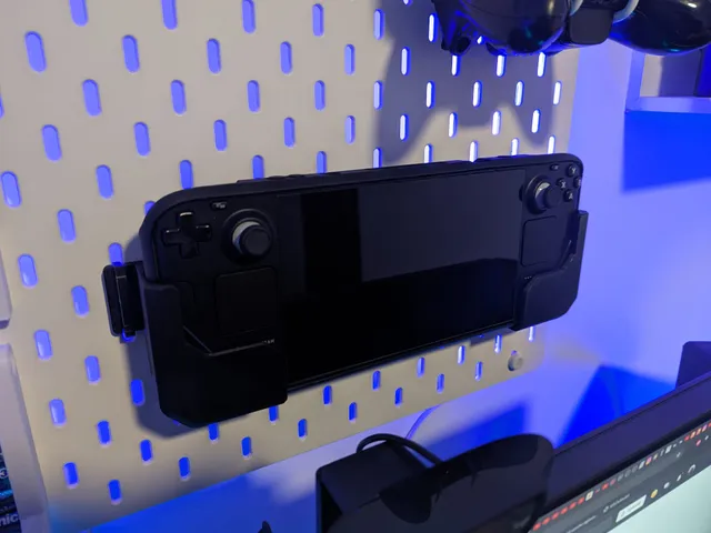 Steam deck + case holder for Skadis