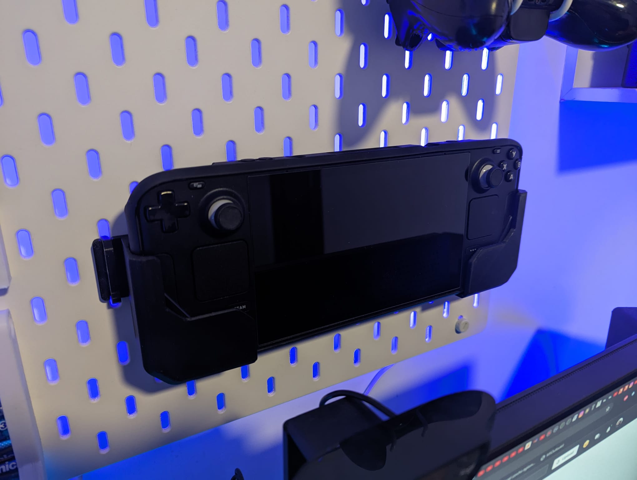 Steam deck + case holder for Skadis