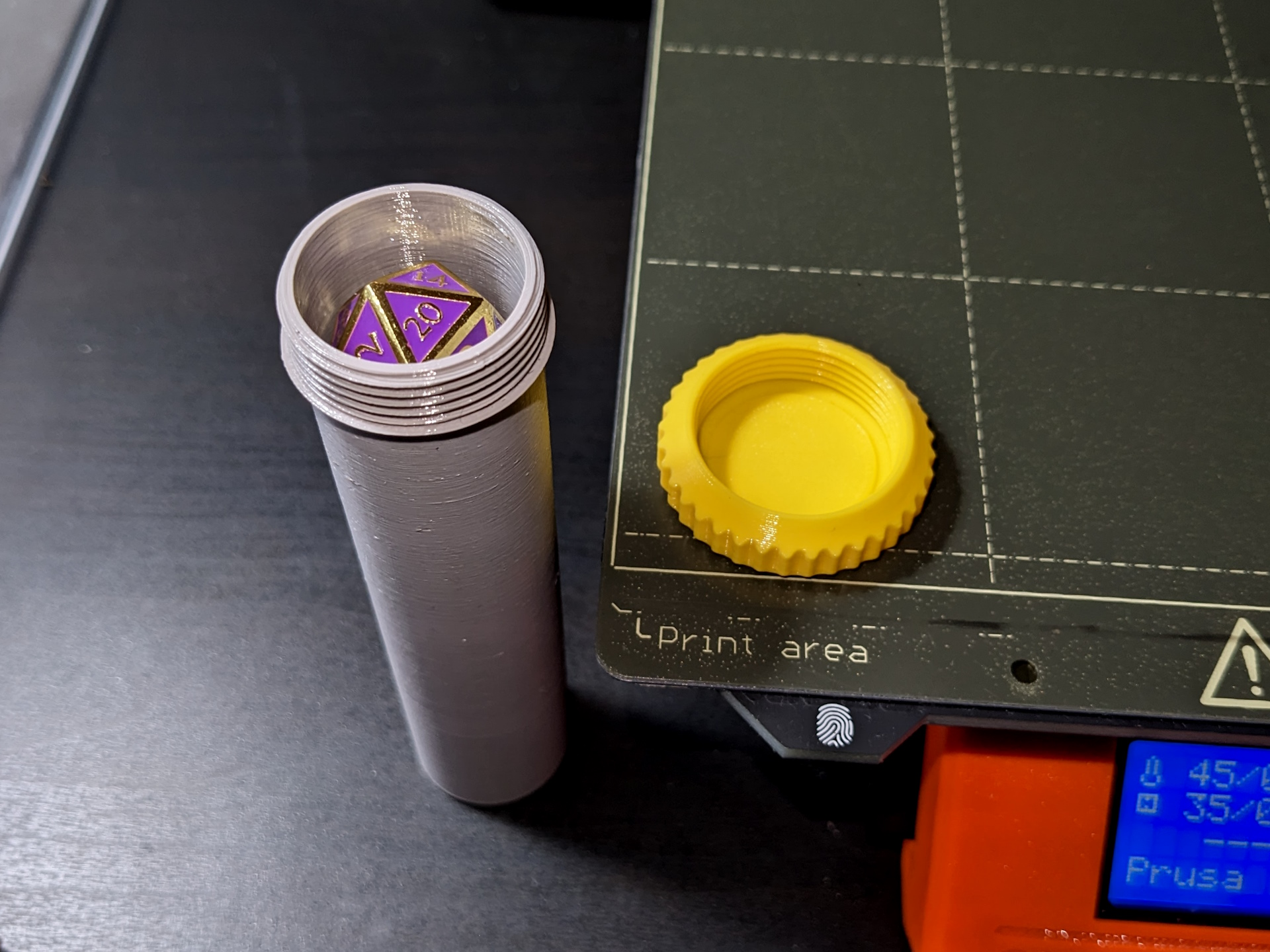 Miniatura 4 do modelo 3D D&D Dice Case