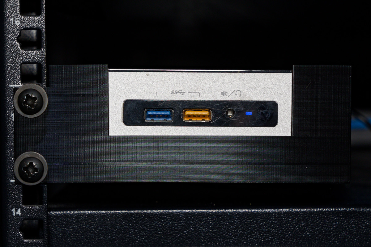 Intel NUC Rackmount Bracket
