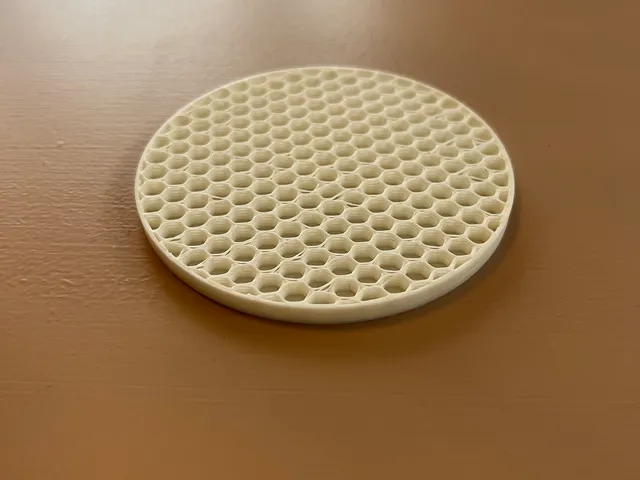 Simpel customizable coaster with coaster holder
