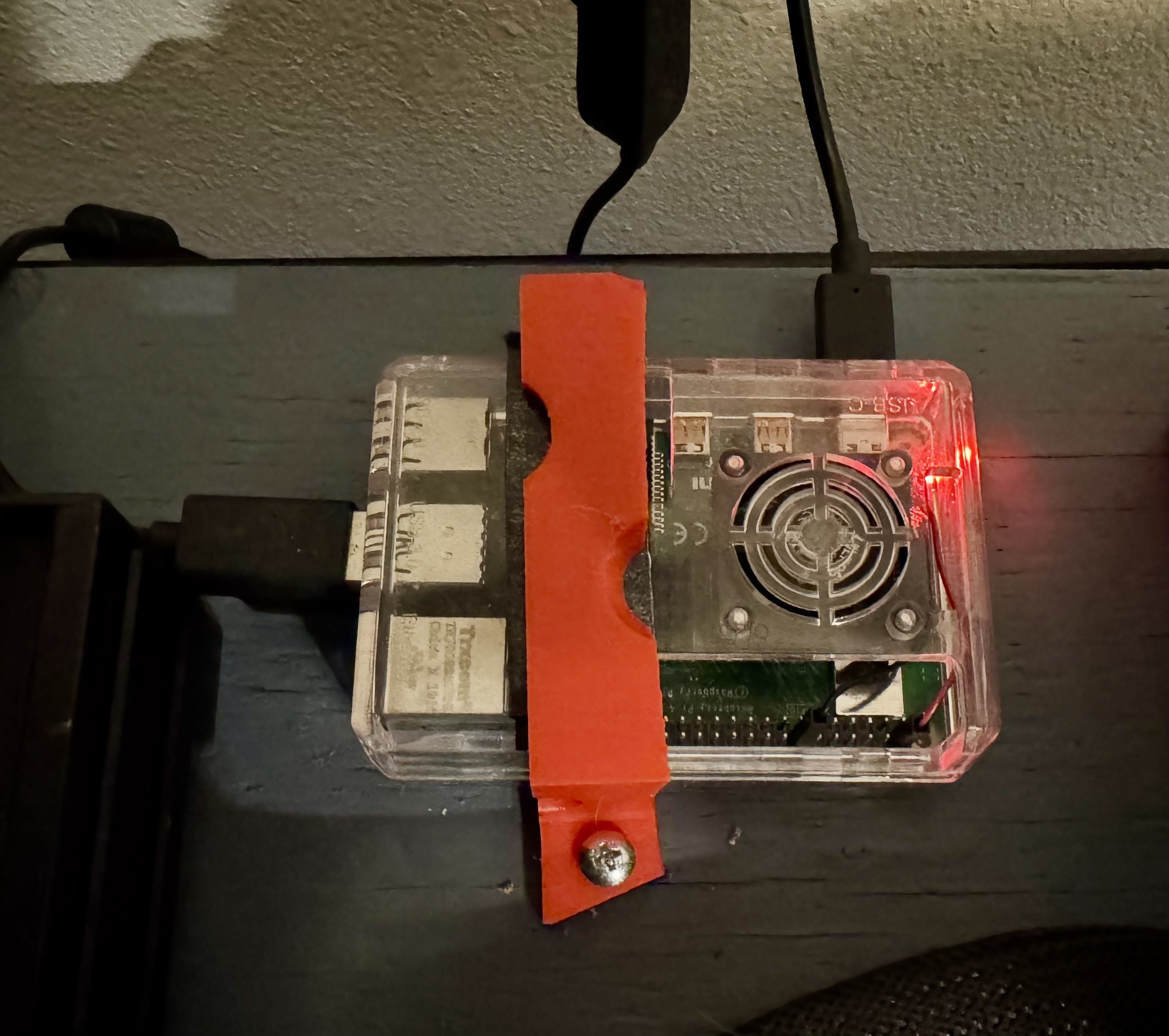Rasberry 4 with Case Clamp Down