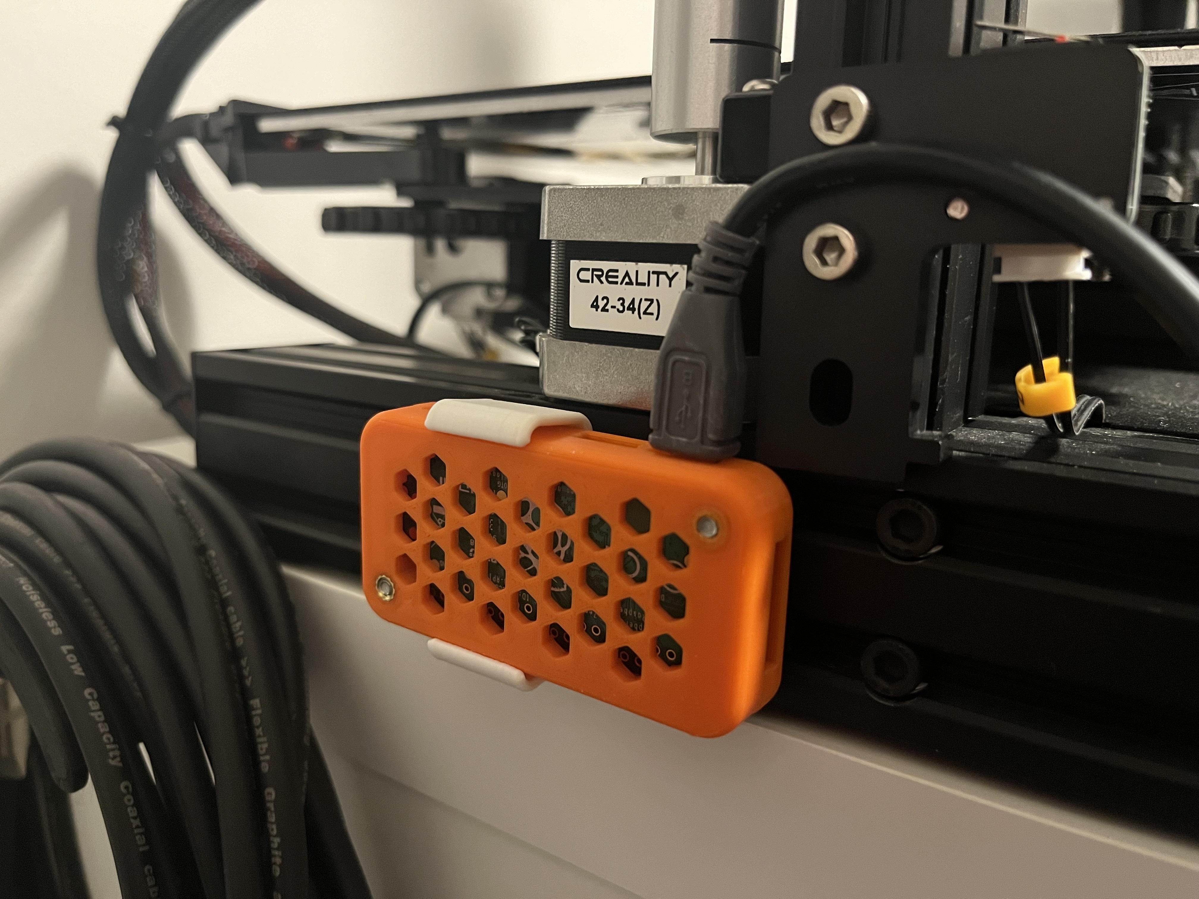 Miniatura 2 do modelo 3D PI Zero Enclosure Brackets