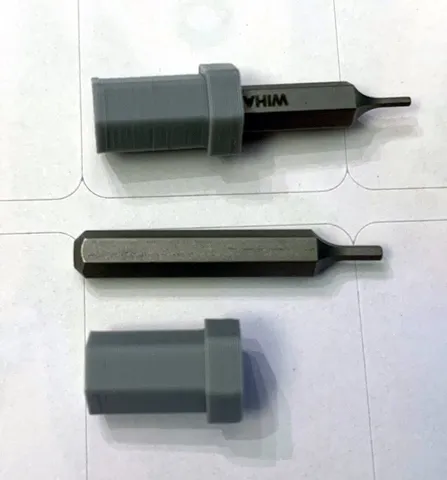 UFS-108 1/4" Hex Adapter to 4mm Hex Bit