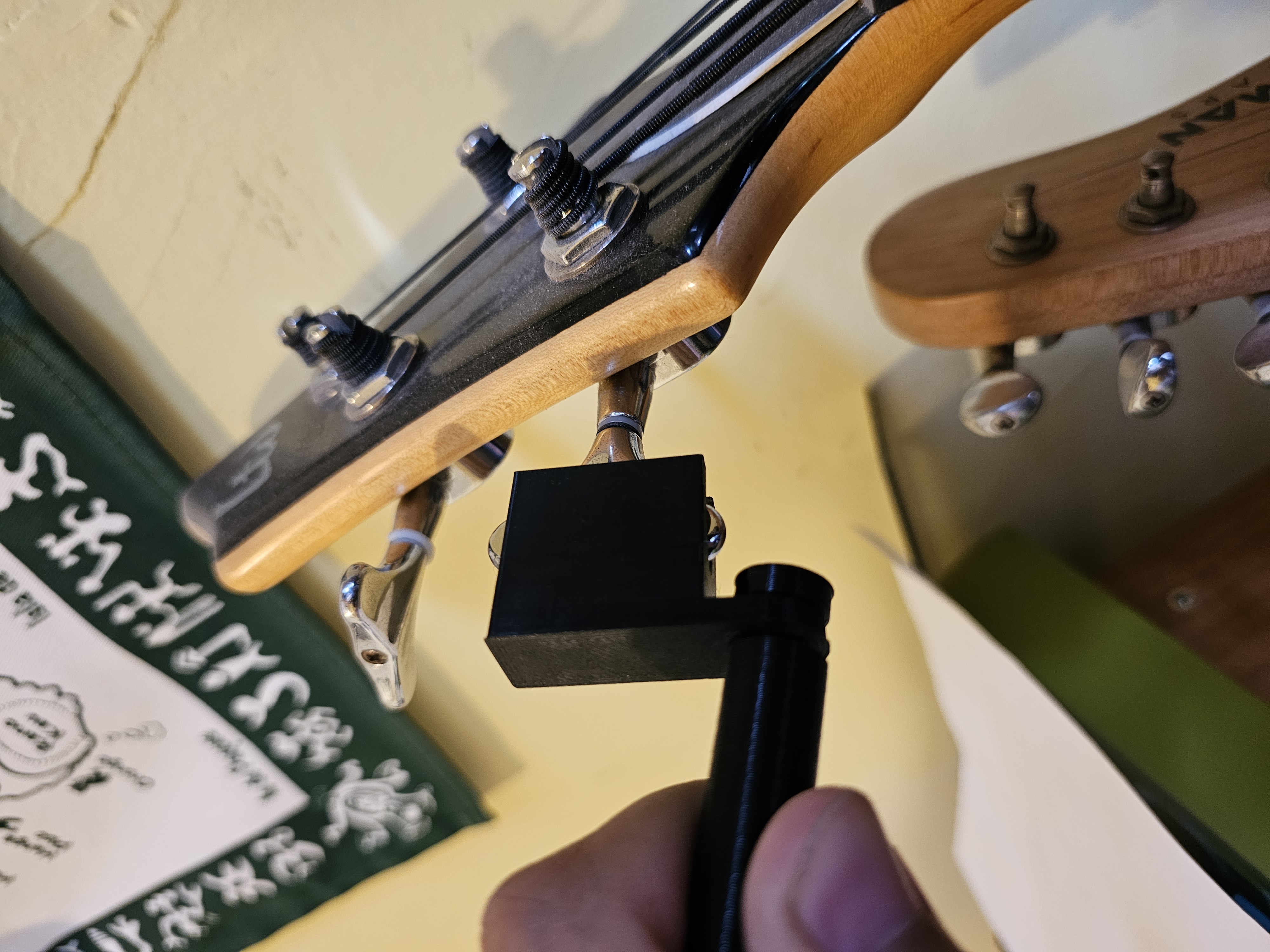 Miniatura 2 do modelo 3D Guitar string winder