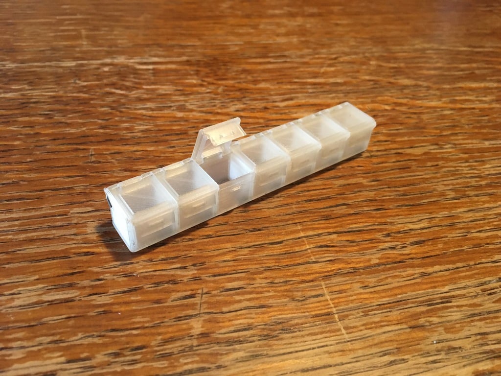 Low Footprint Weekly Pillbox