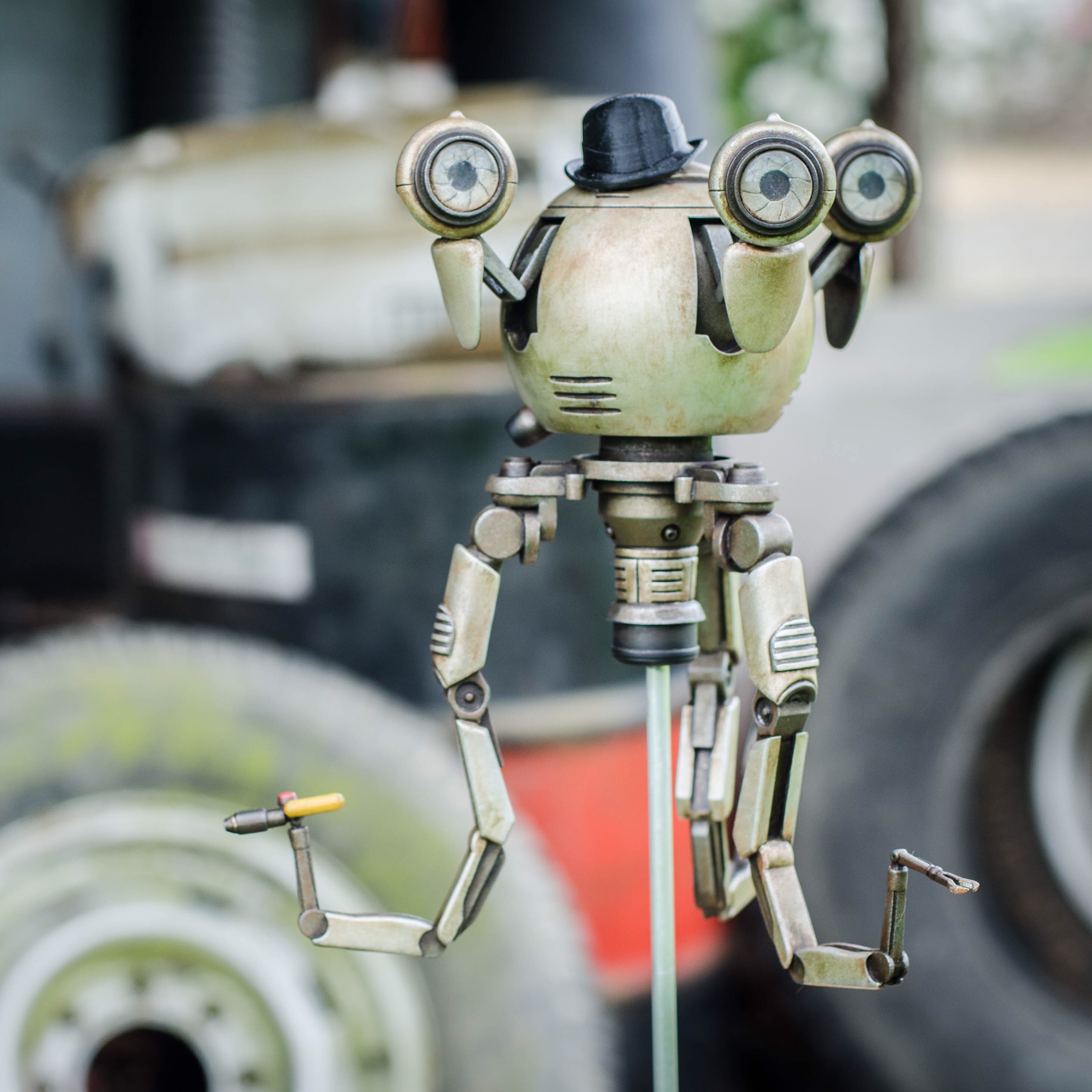 Mr. Handy Scale Model - Fallout