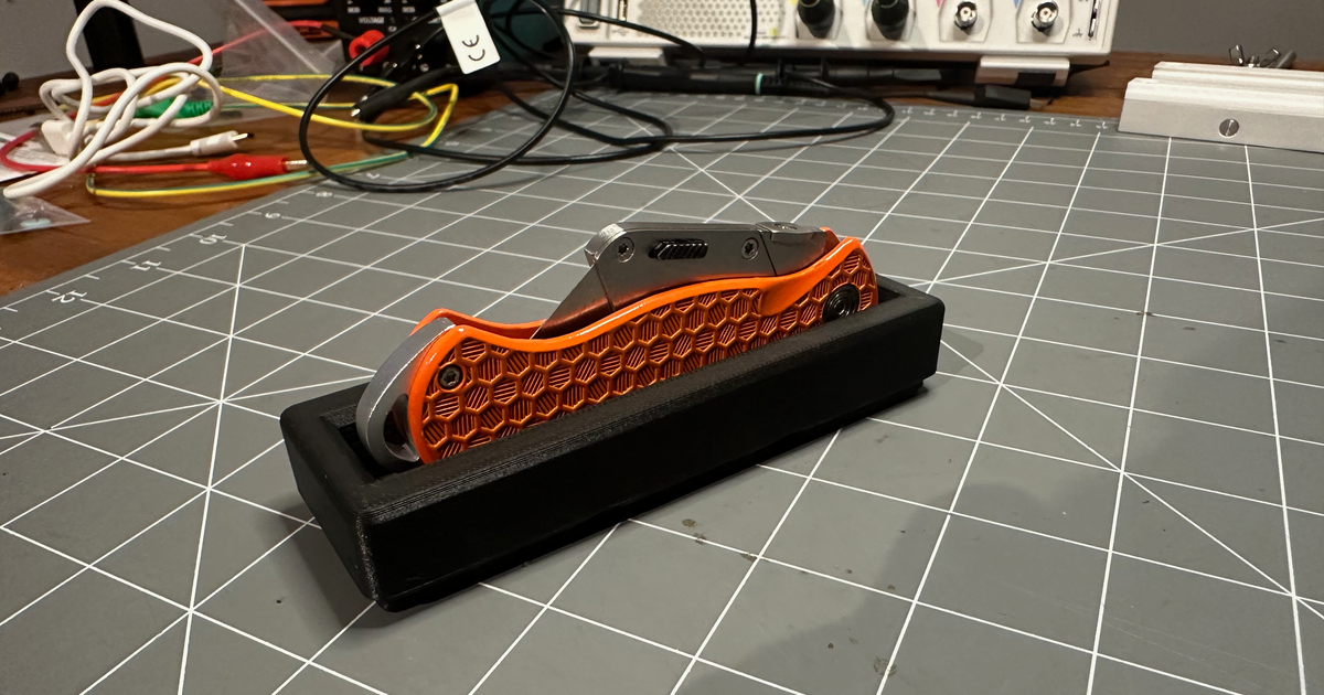 JerryRigEverything knife Gridfinity bin by pyrho // 25.wf Download