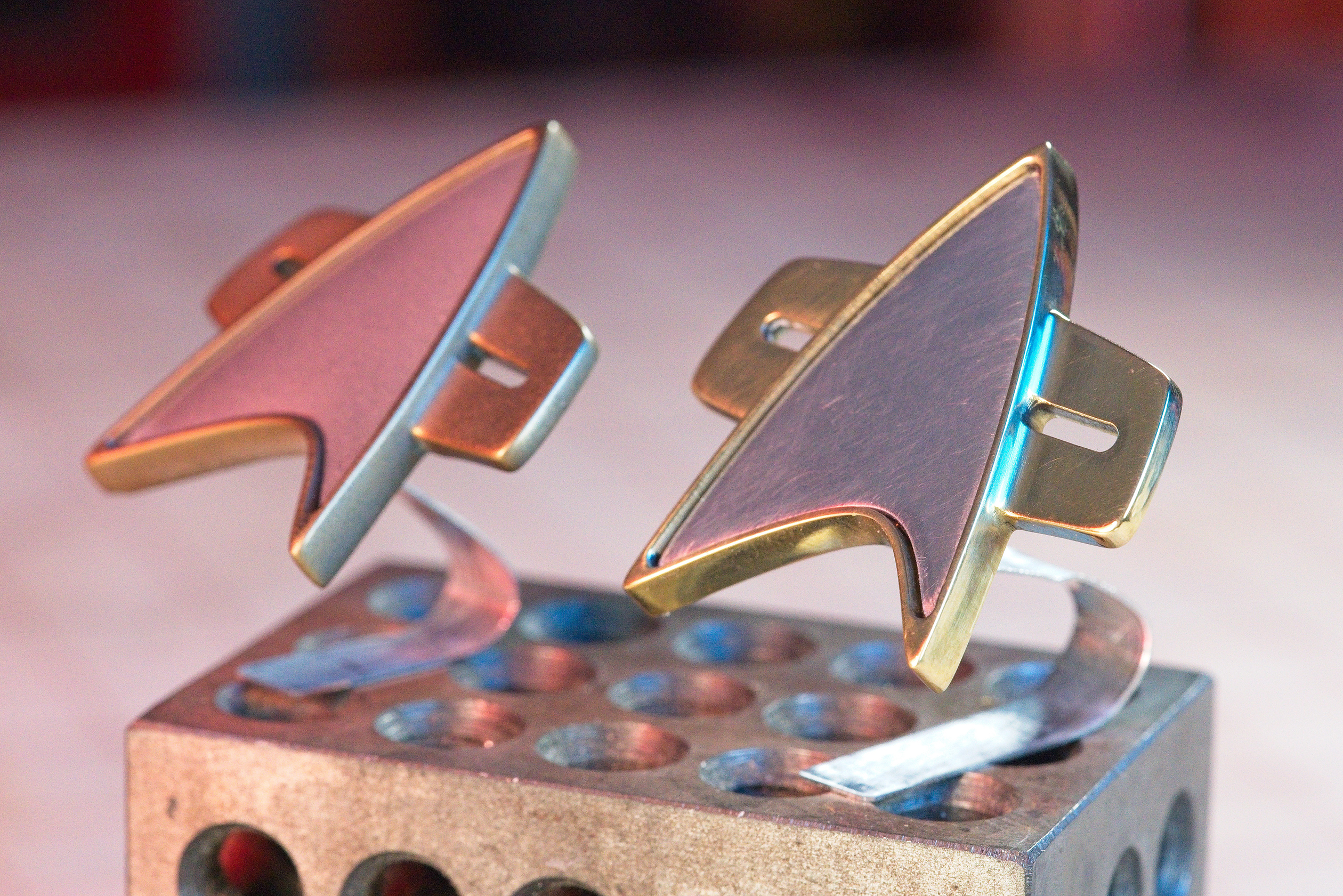 DS9/Voyager Combadge - Star Trek