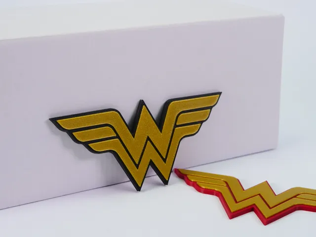 Wonder Woman Logo Magnet