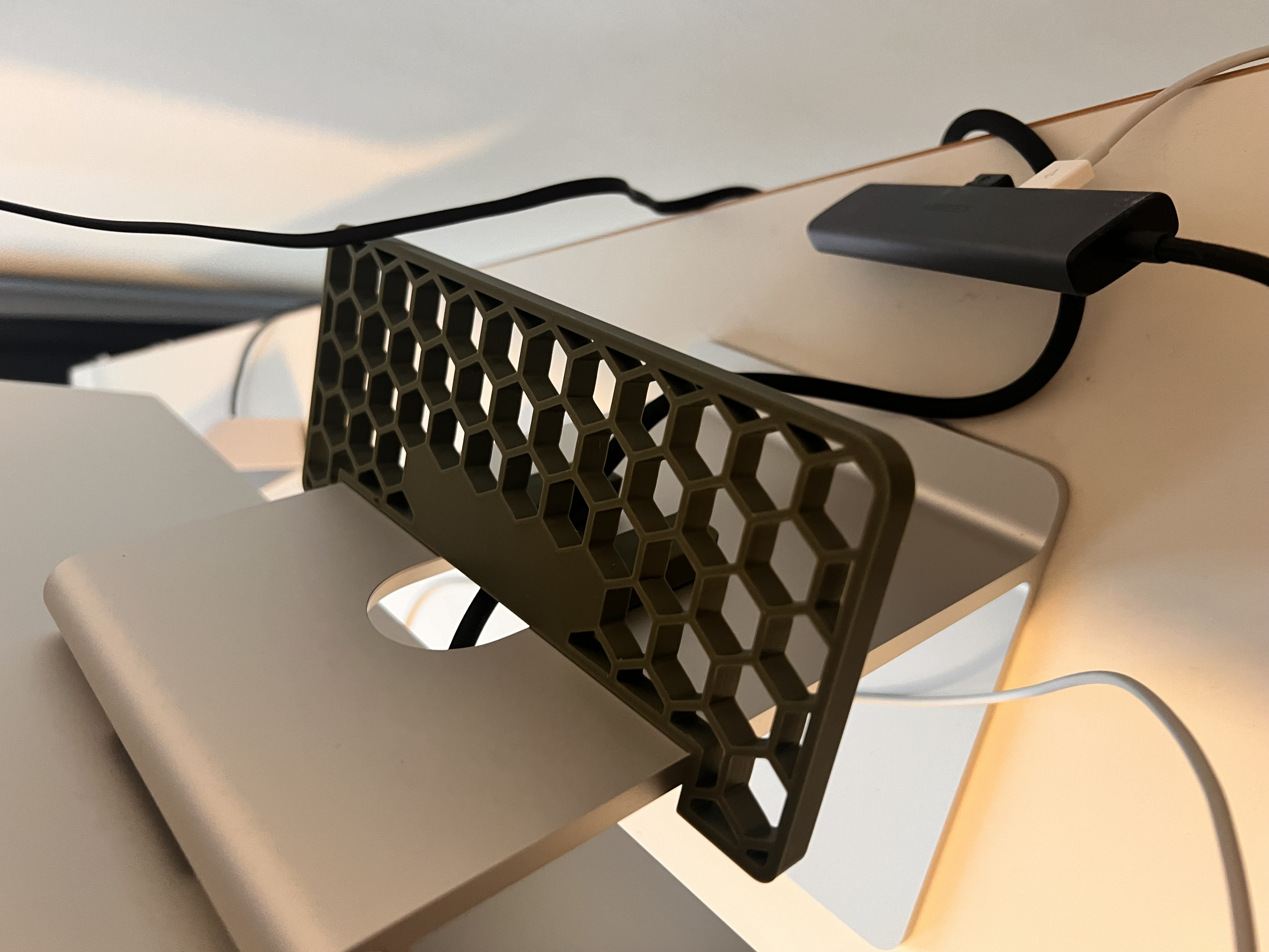 Apple Studio Display - Rear Table
