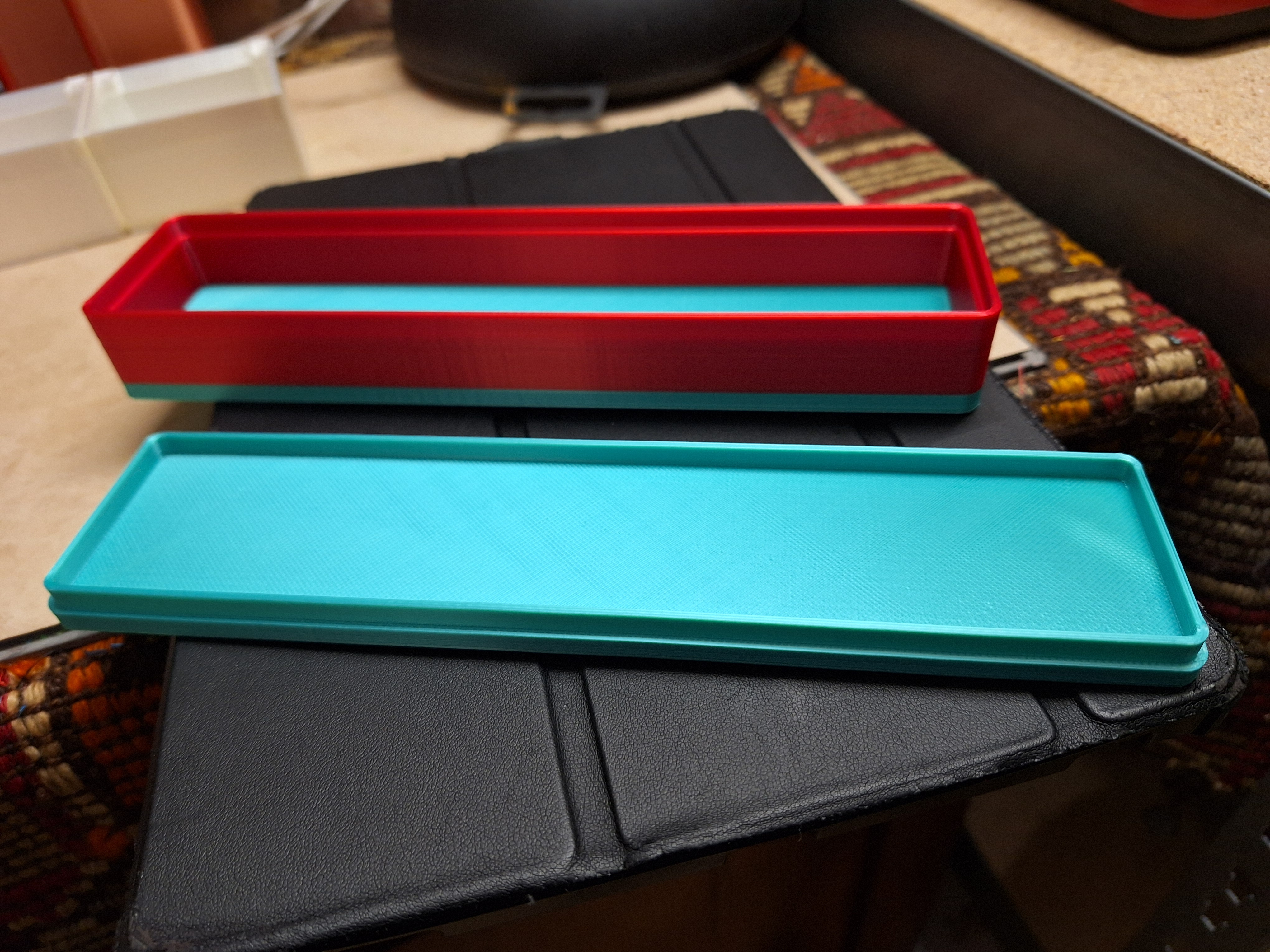 Box with Lid for 2 Toothbrushes