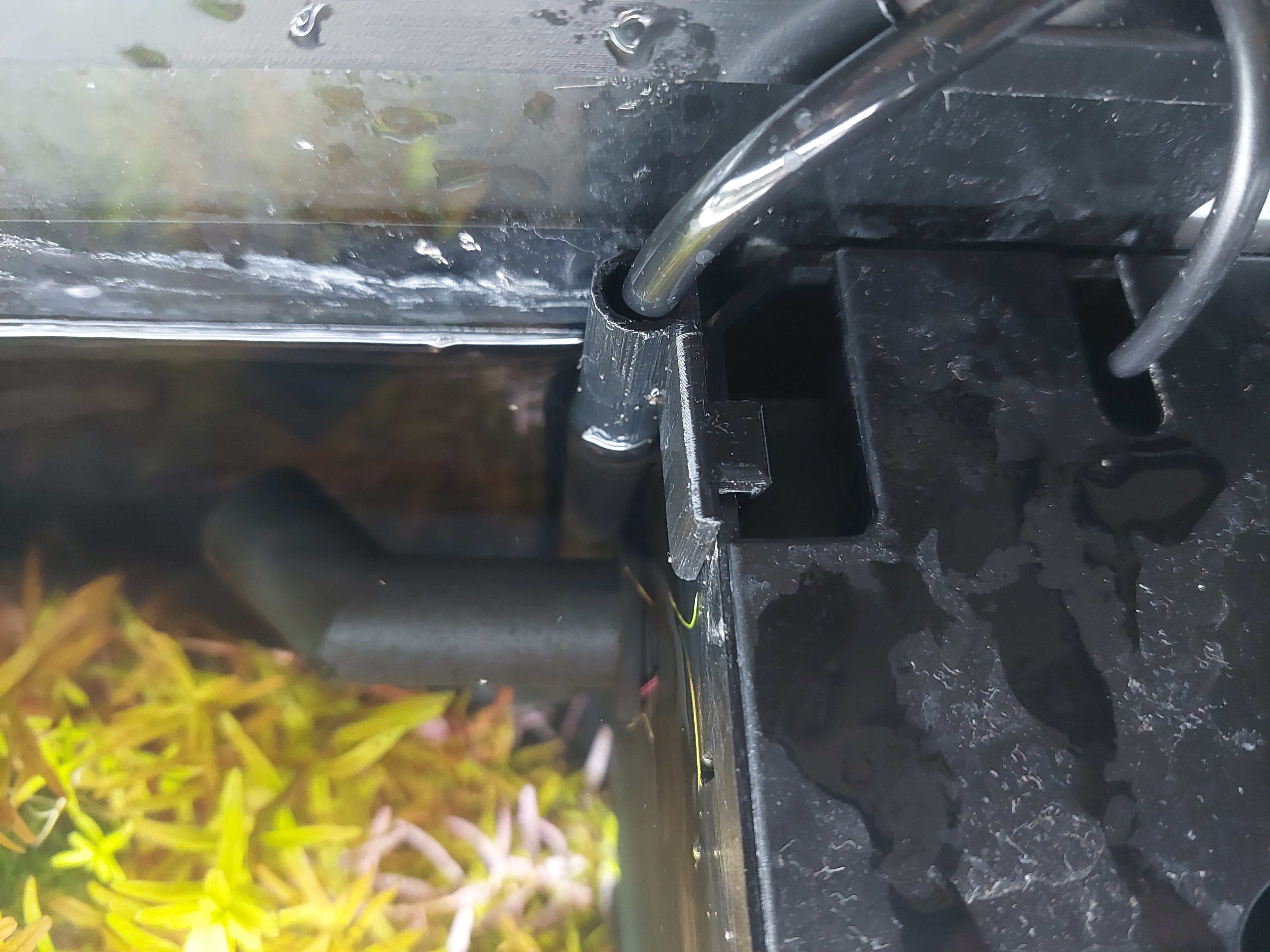 CO2 tubing channel for maximum CO2 uptake