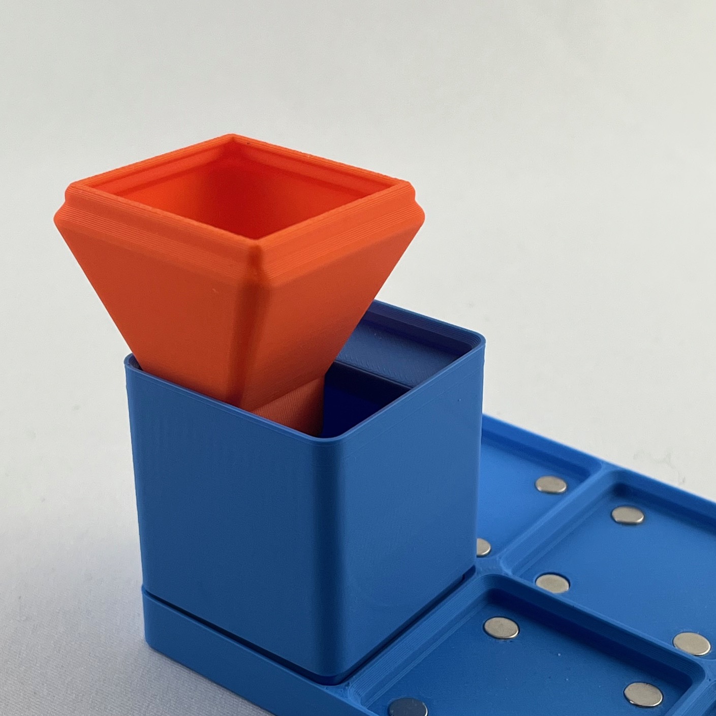 Miniatura 2 do modelo 3D Gridfinity Funnel 1x1x6