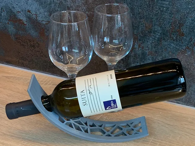 Curved Wine Bottle Holder