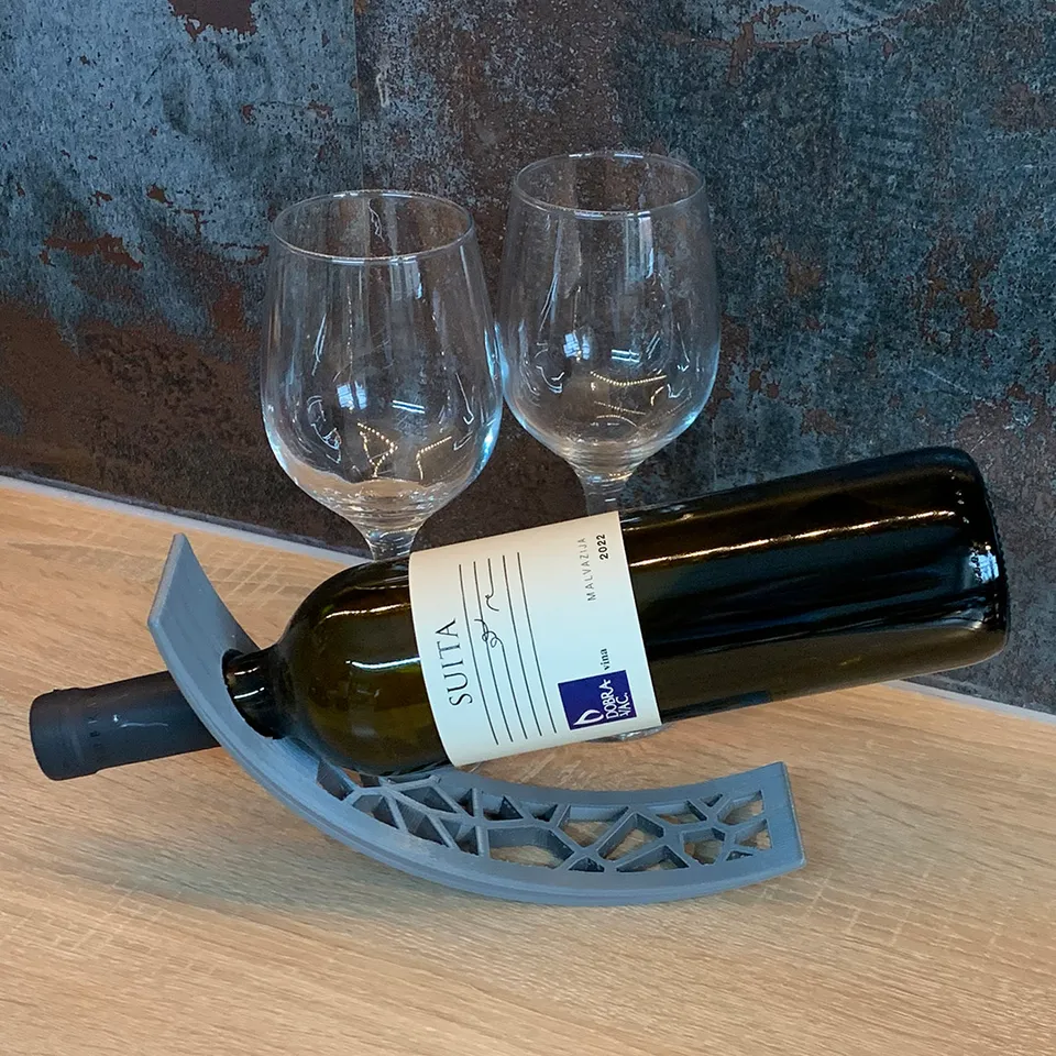 Curved Wine Bottle Holder da SleepingGiant, Scarica il modello STL  gratuito