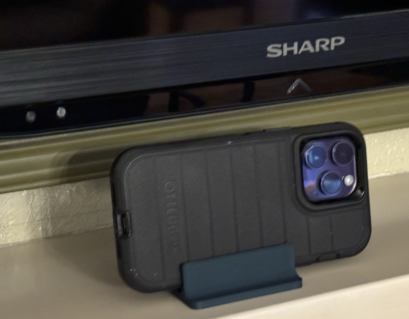 Minimal stand for iPhone - Apple TV FaceTime and Zoom Calls