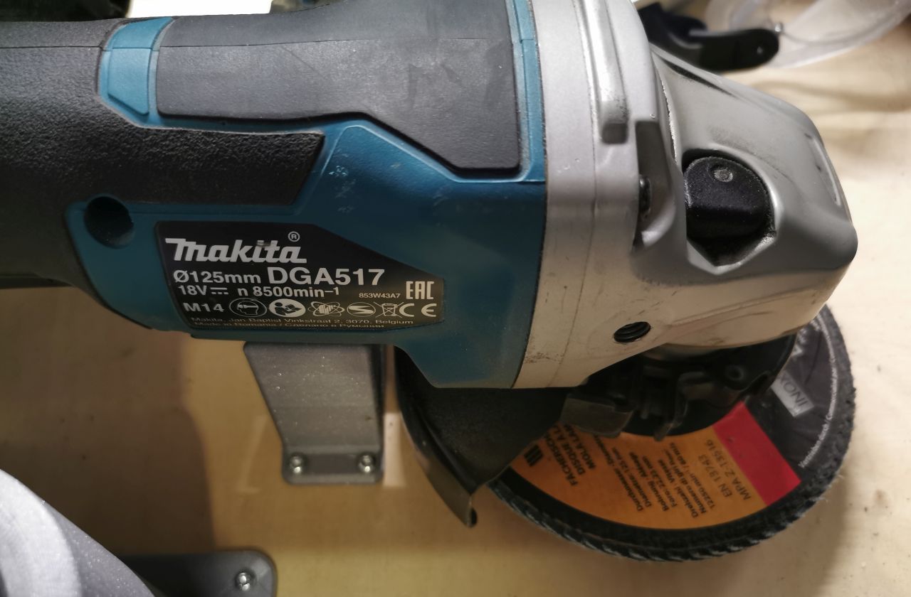 Angle grinder holder for tool box - Winkelschleifer