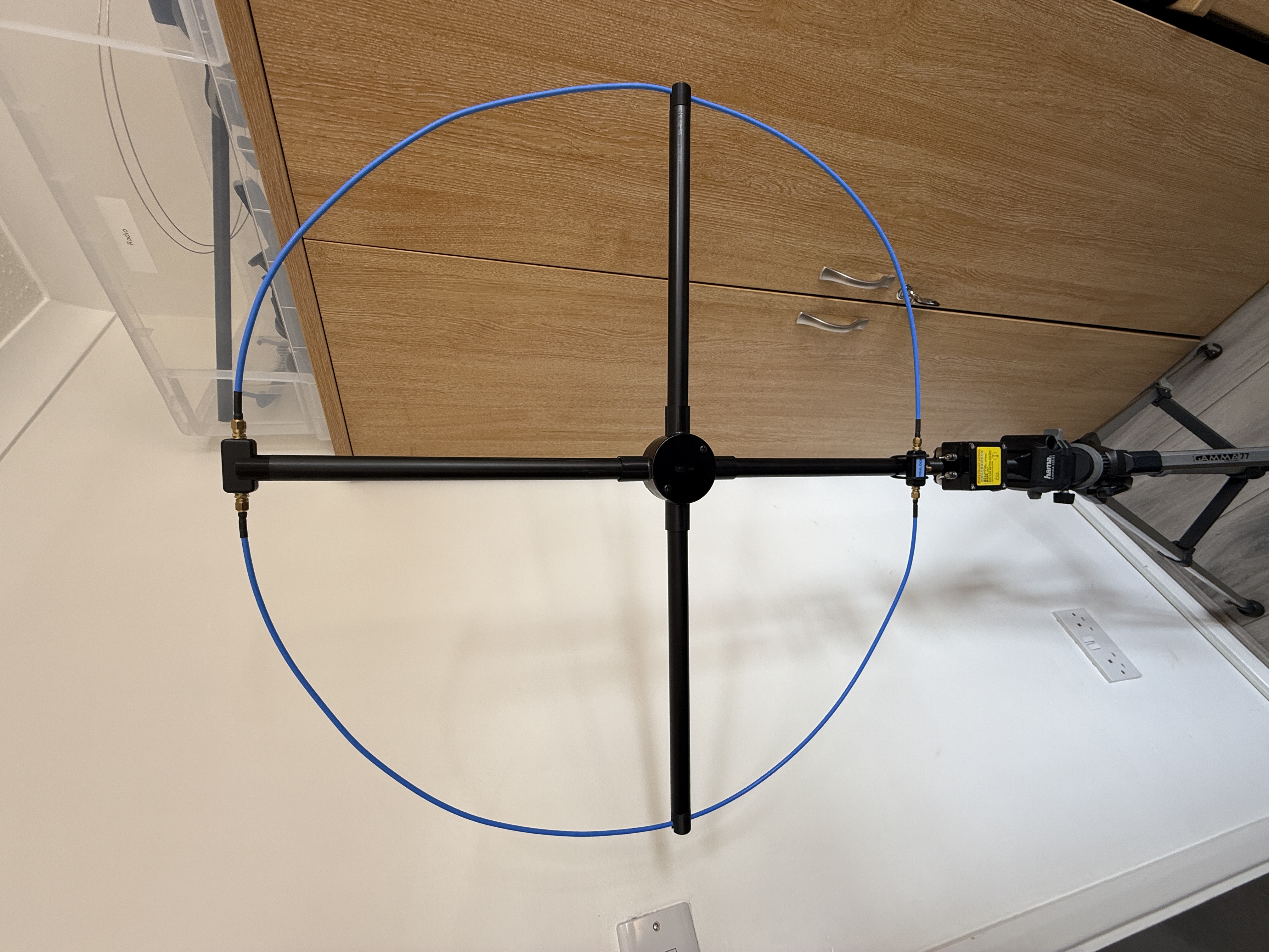Revesible stand for Youloop and K-480WLA loop antenna