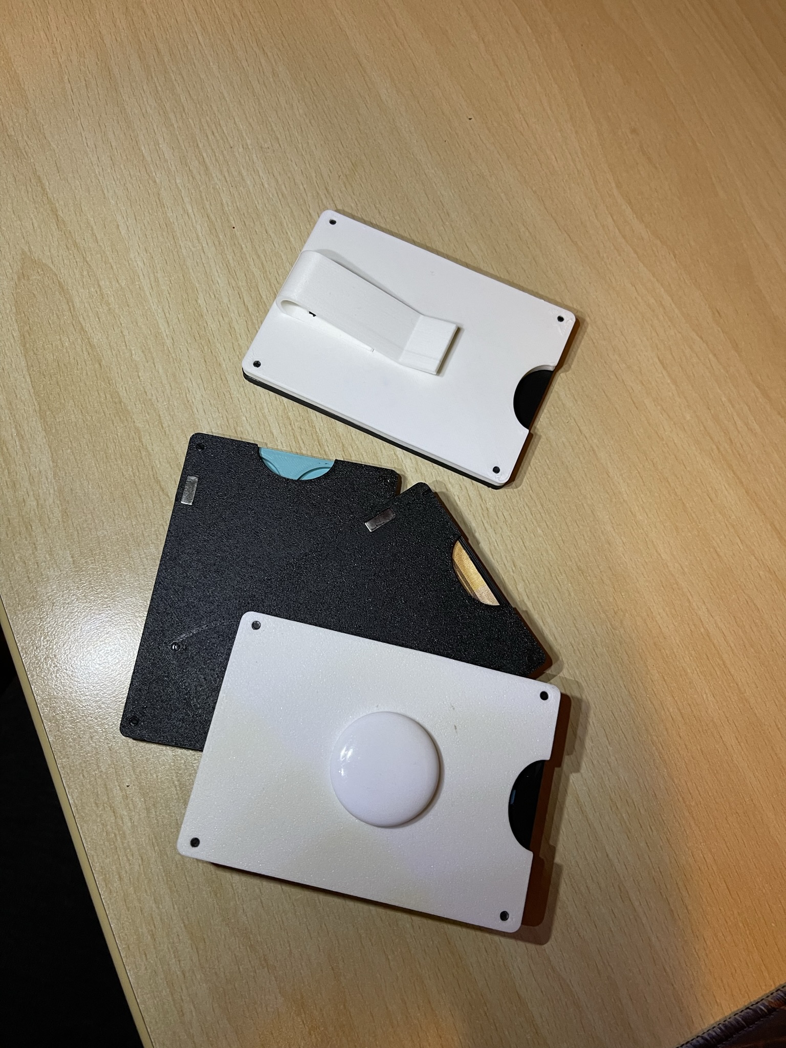 Modular magnetic wallet by Levytek | Printables Store