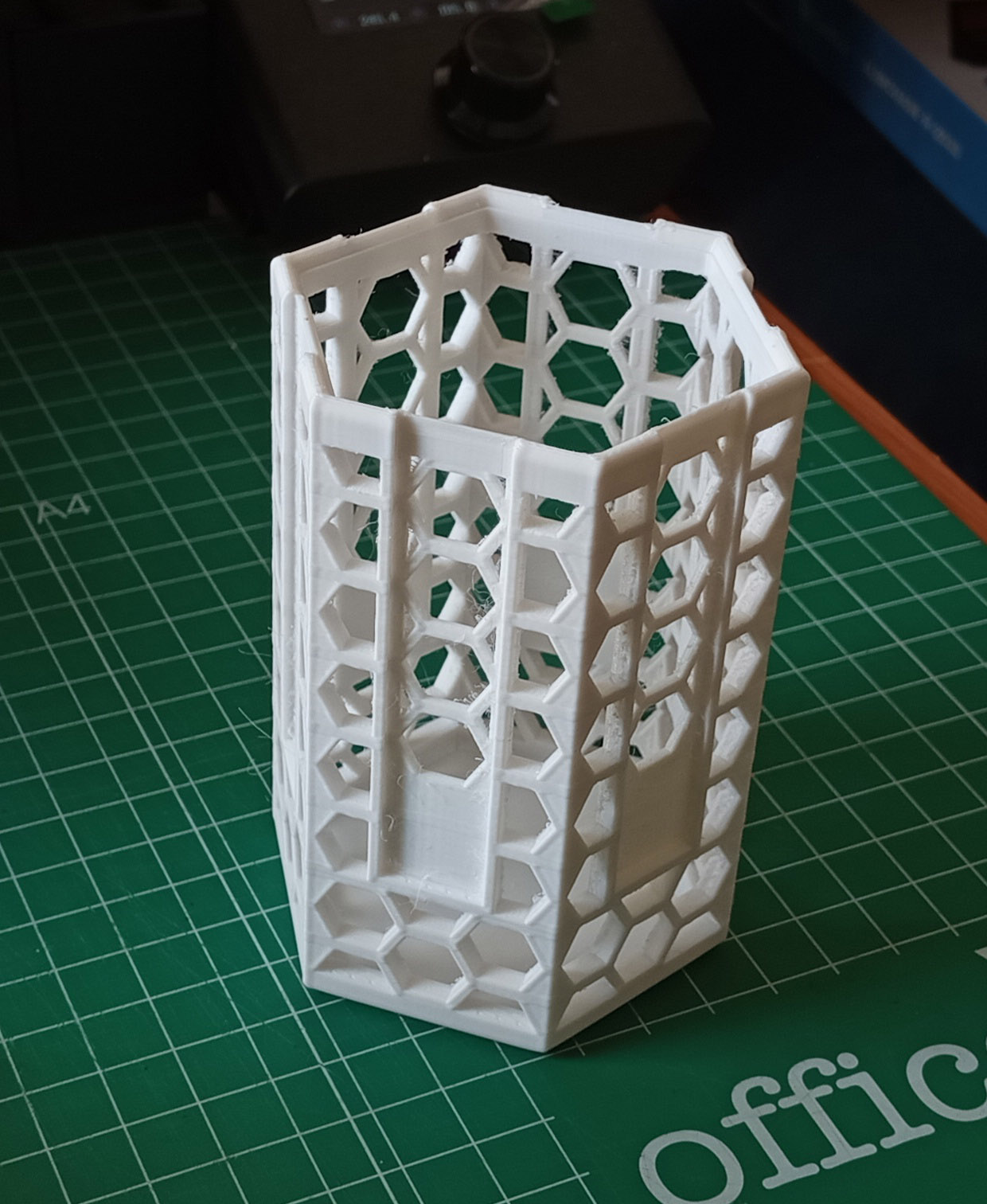 Another HexaBox (tall box)