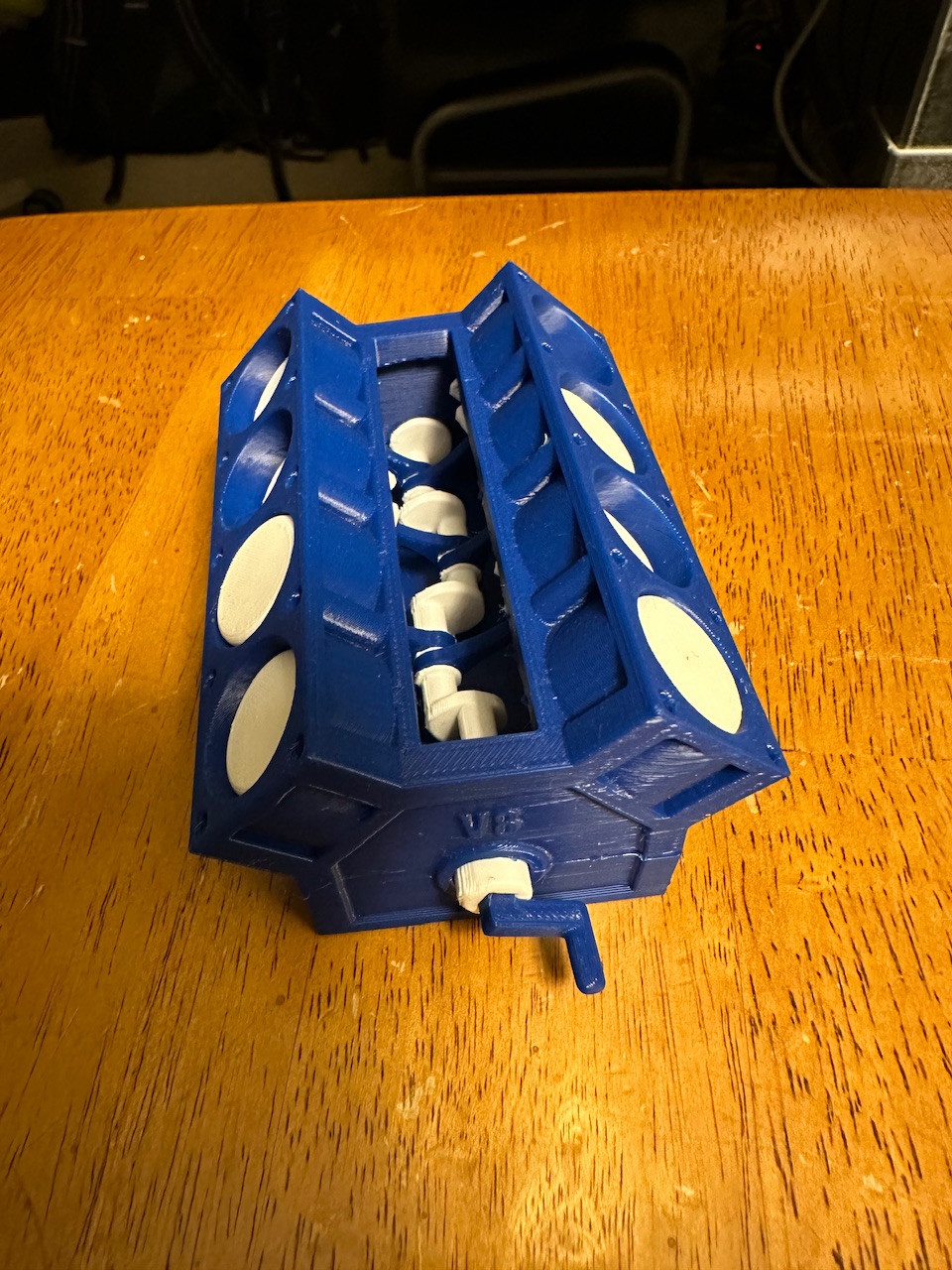 V8 Engine with view hole