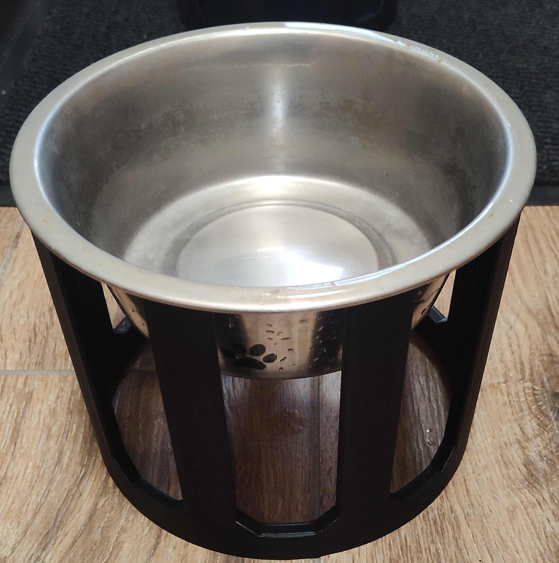 Miniatura 4 do modelo 3D Simple bowl riser for a dog