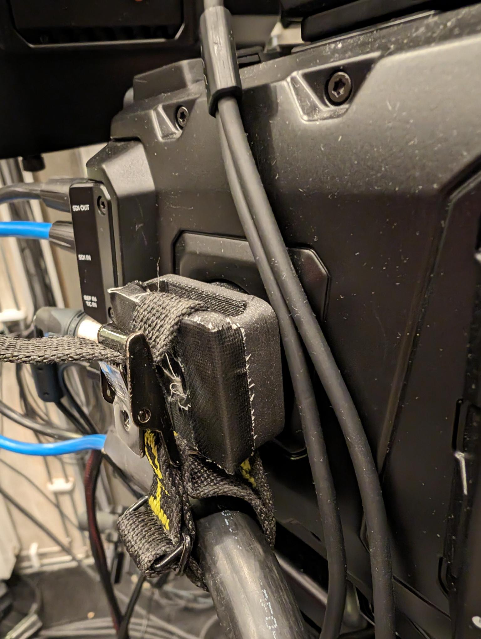 arri rosette cable holder