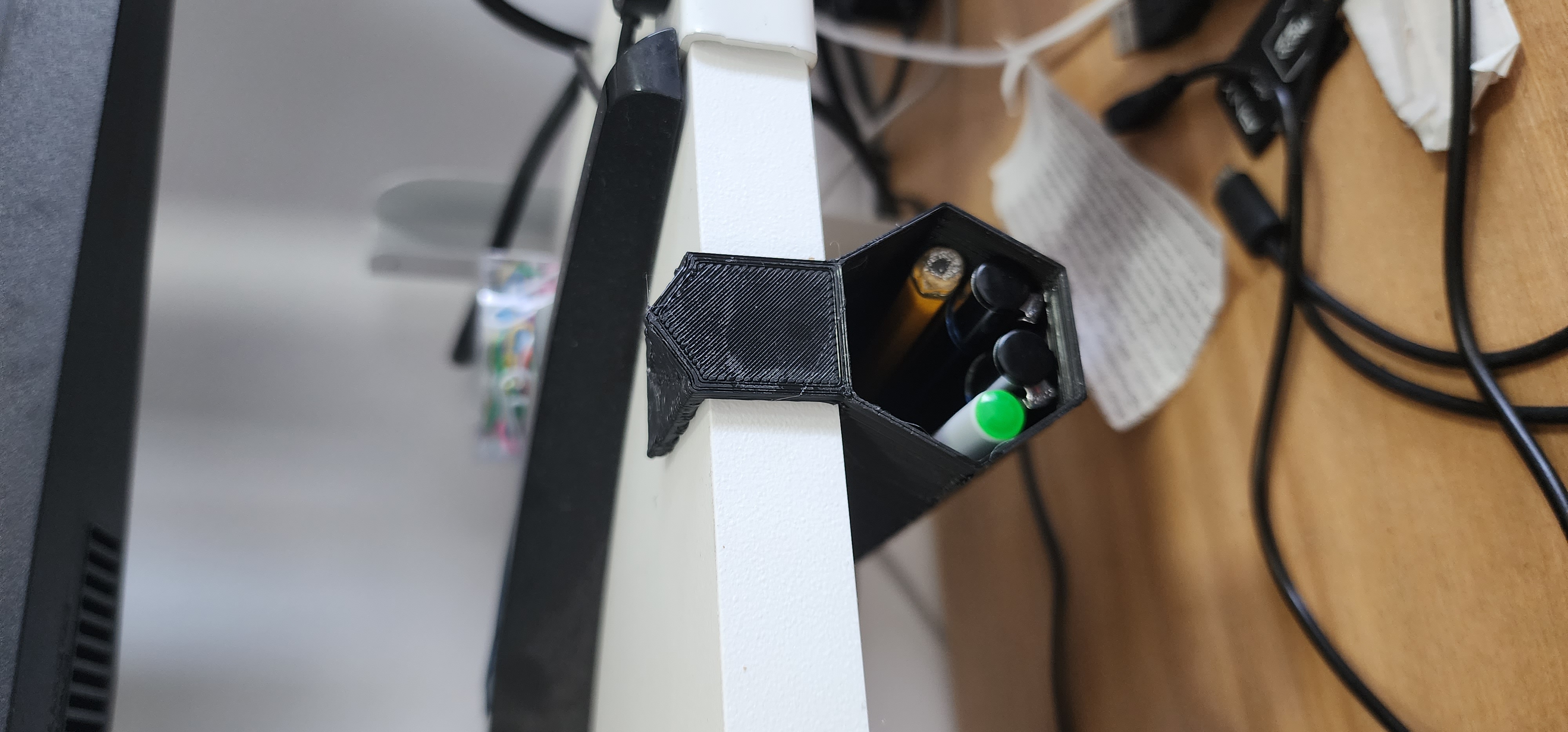Under-shelf marker holder reinforced