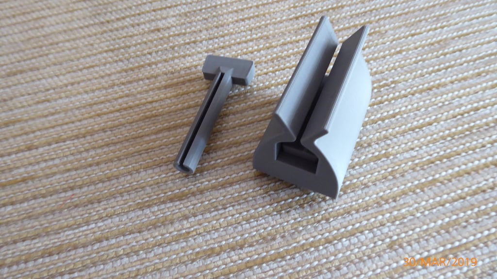 Miniatura 3 do modelo 3D Yet another tooth paste holder and squeezer