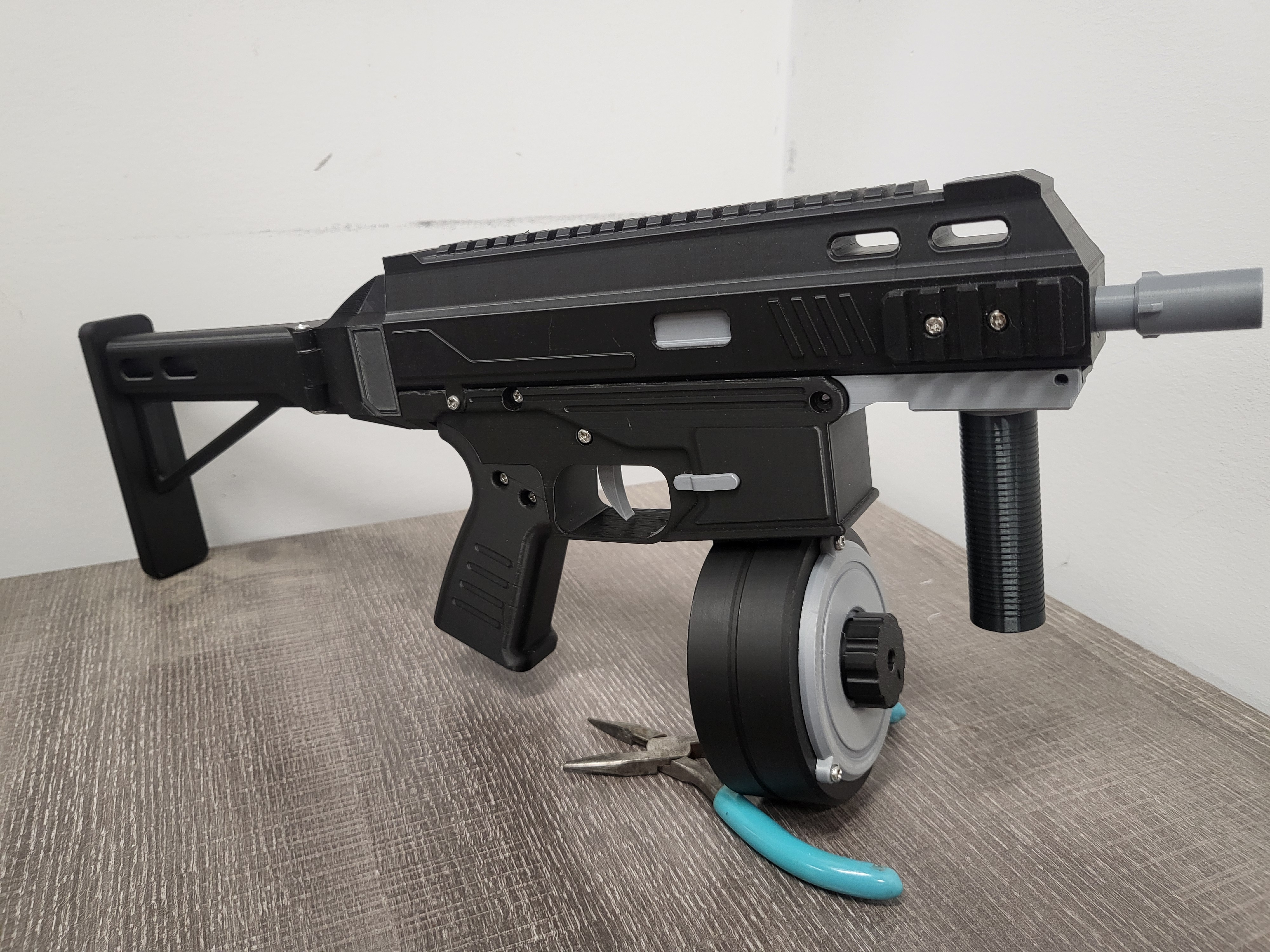 B&B APC9 - Brewger & Boy Advanced Plastic Carbine (Functional Prop/Toy)