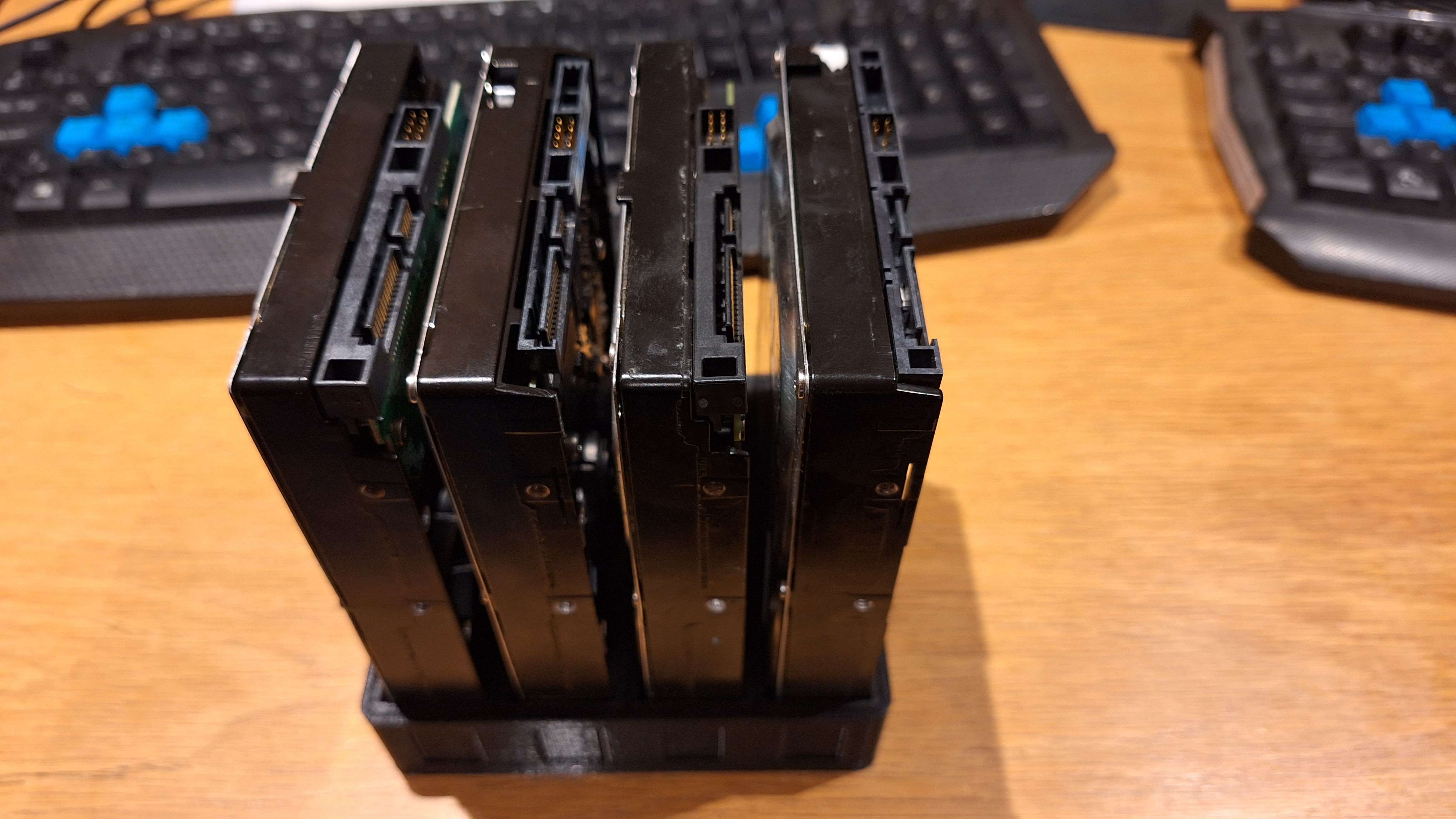 3-5-hdd-holder-by-la-download-free-stl-model-printables