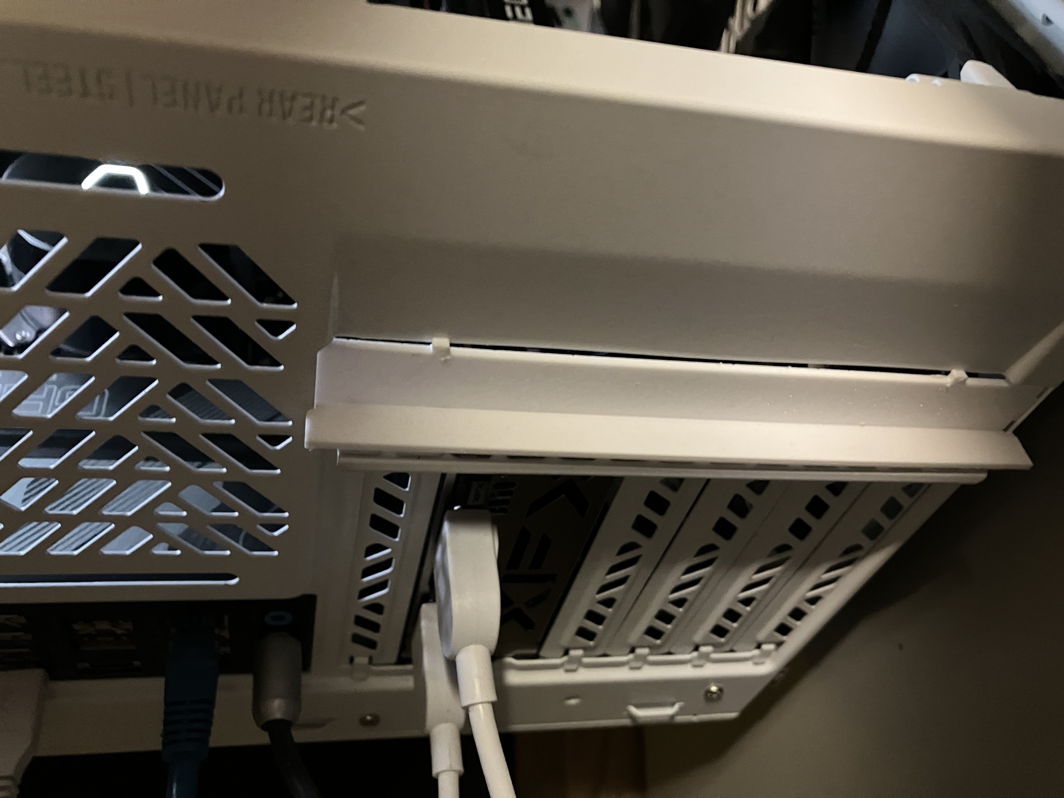 Qube 500 cover plate for PCIe slots