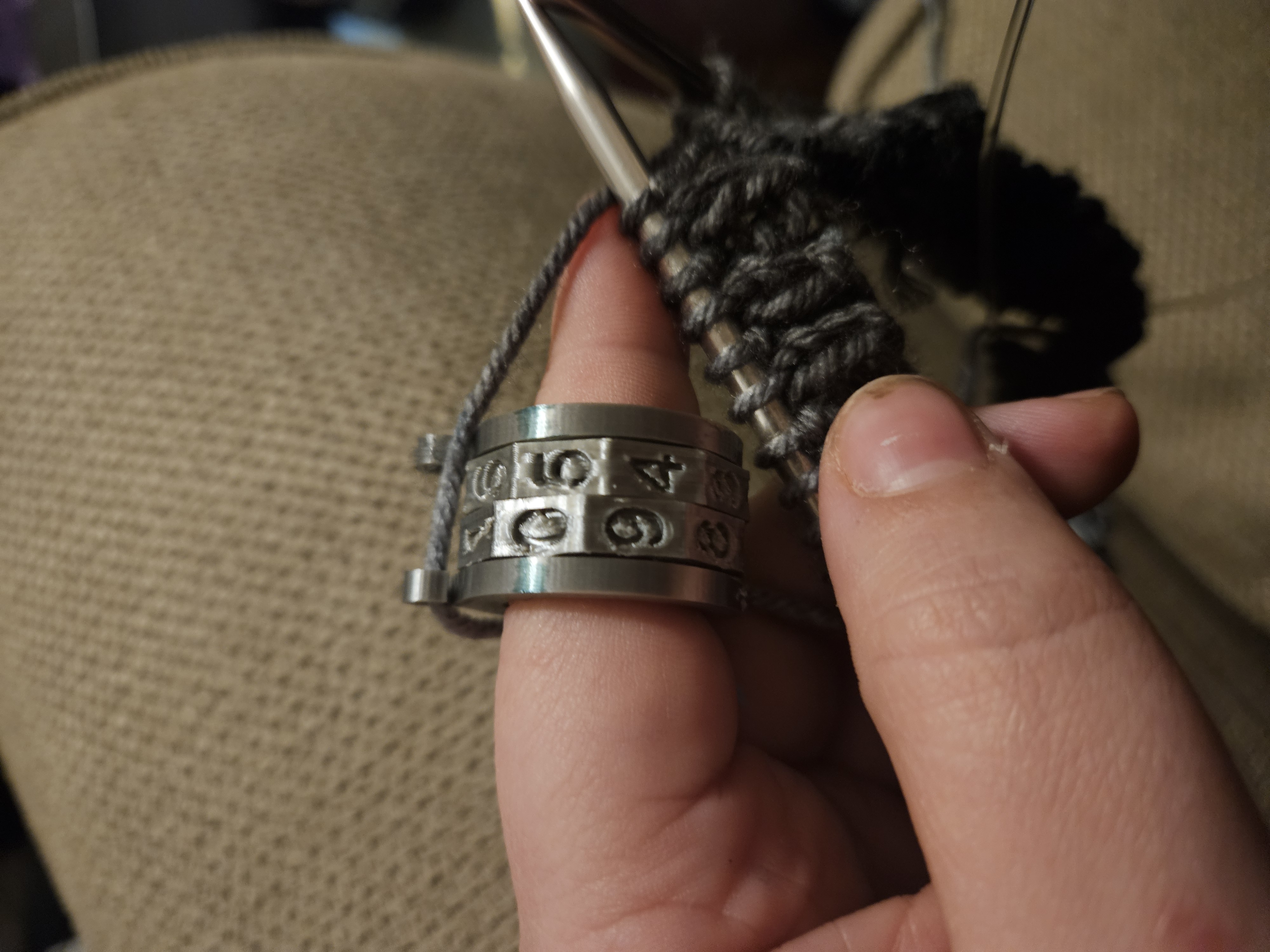 Stitch/Row Counting Ring w/ Optional Yarn Hook