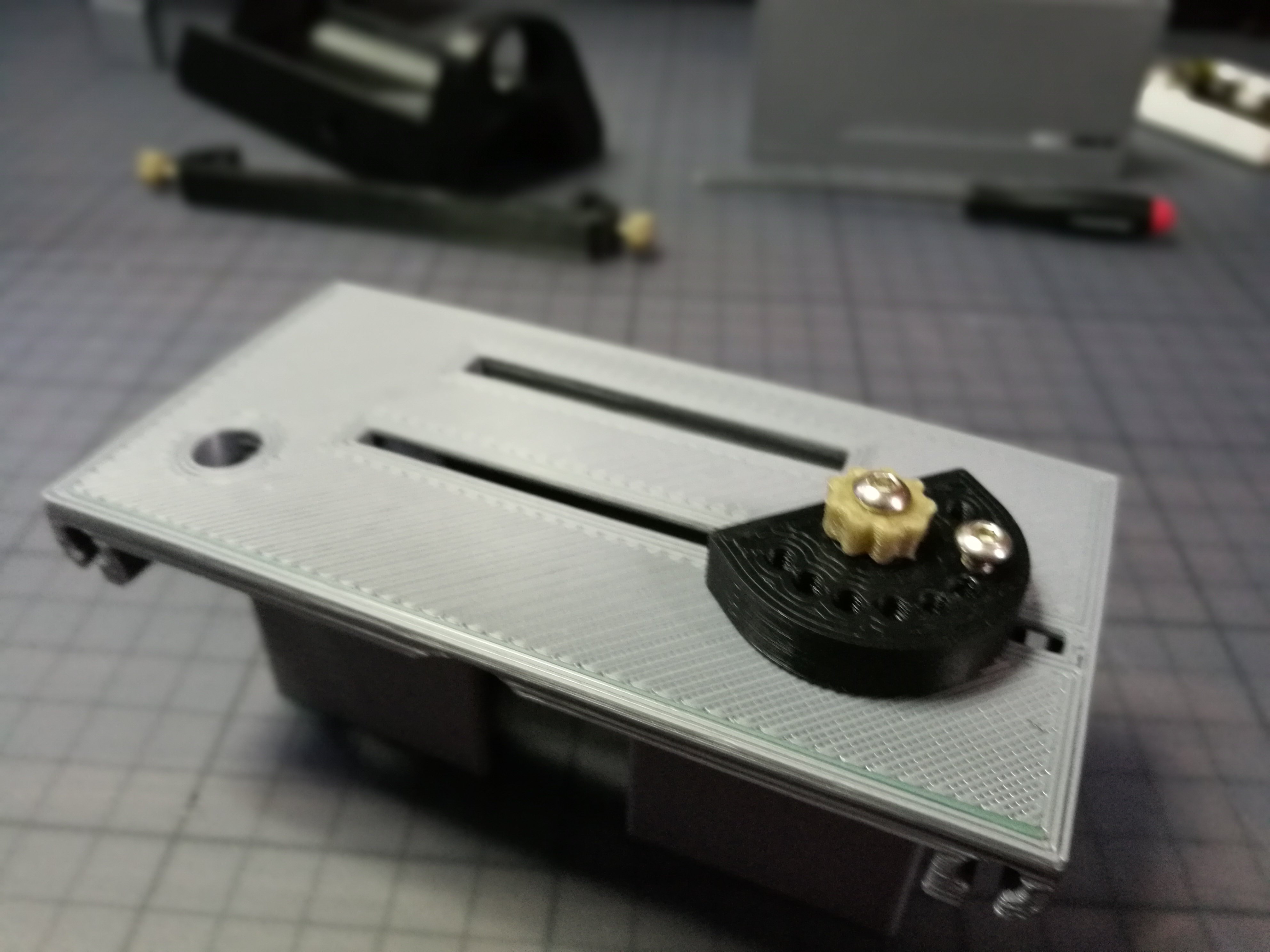 Miniatura 16 do modelo 3D Table saw for Dremel