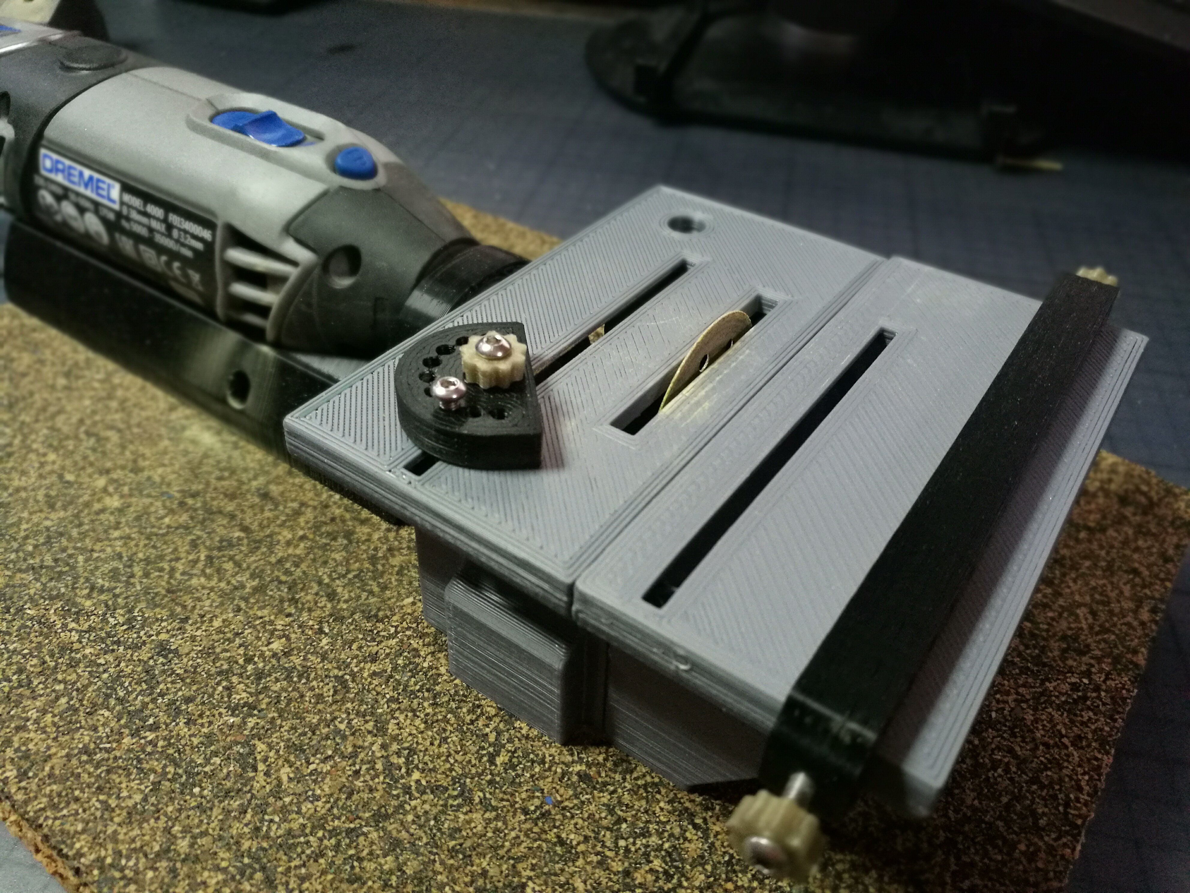 Miniatura 13 do modelo 3D Table saw for Dremel