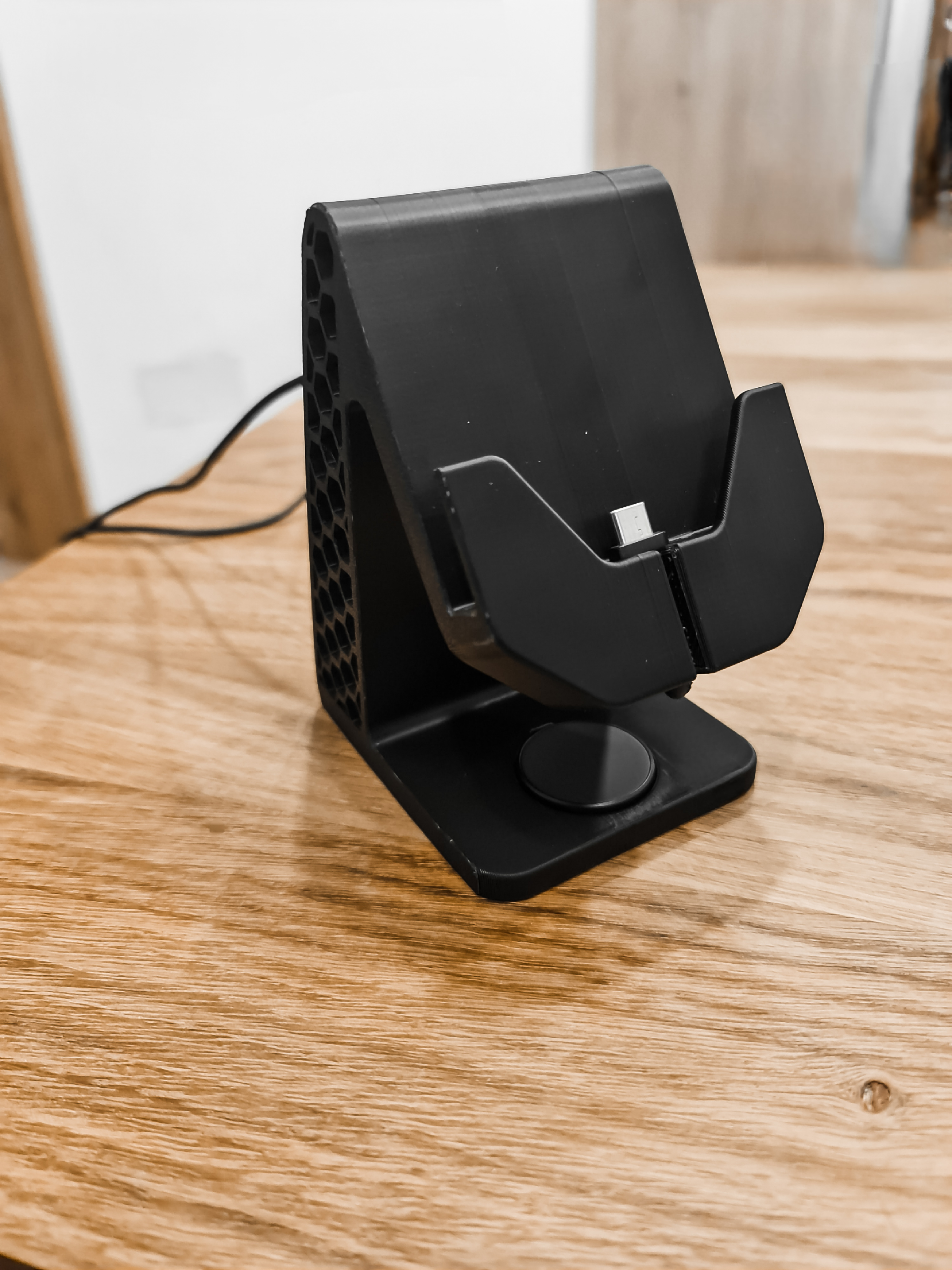 Phone stand with Galaxy Watch charger stand
