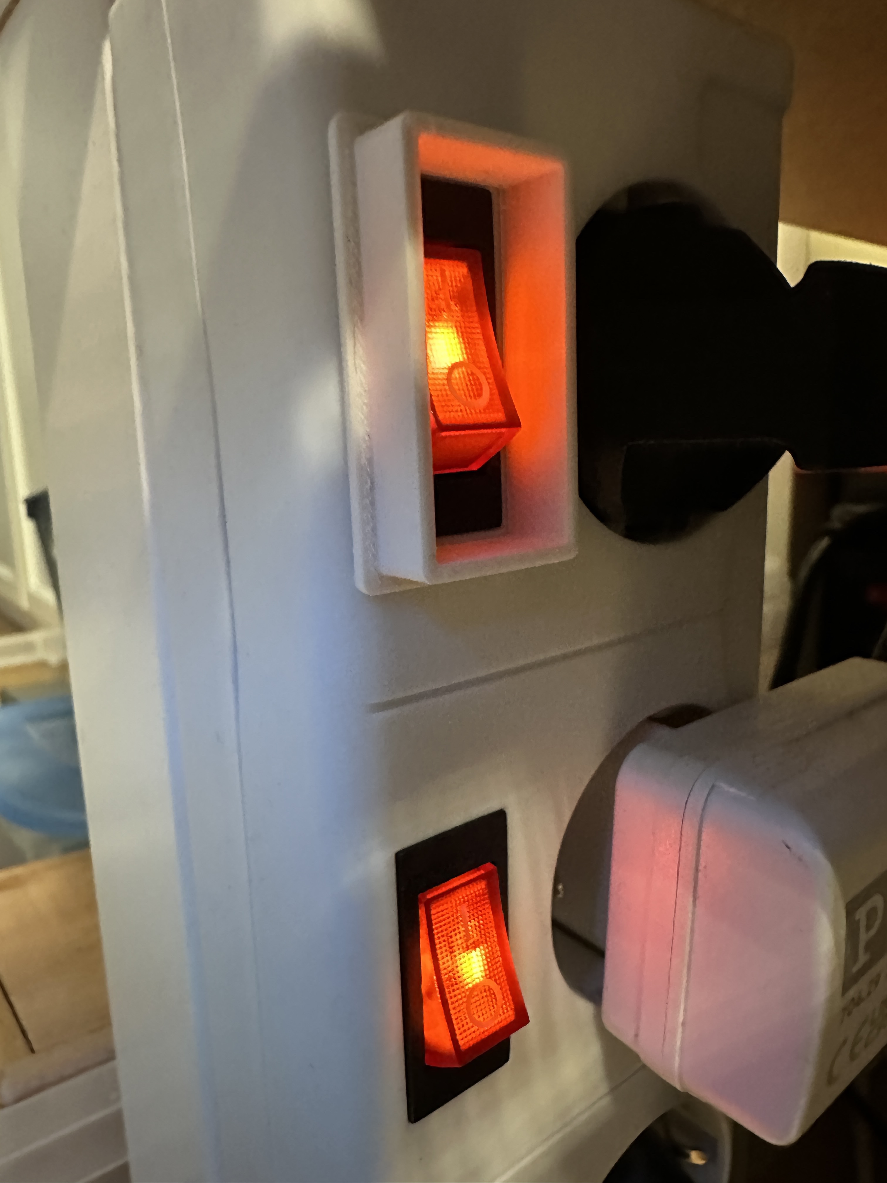 Touch Protection for Switch / Berührungsschutz für Schalter