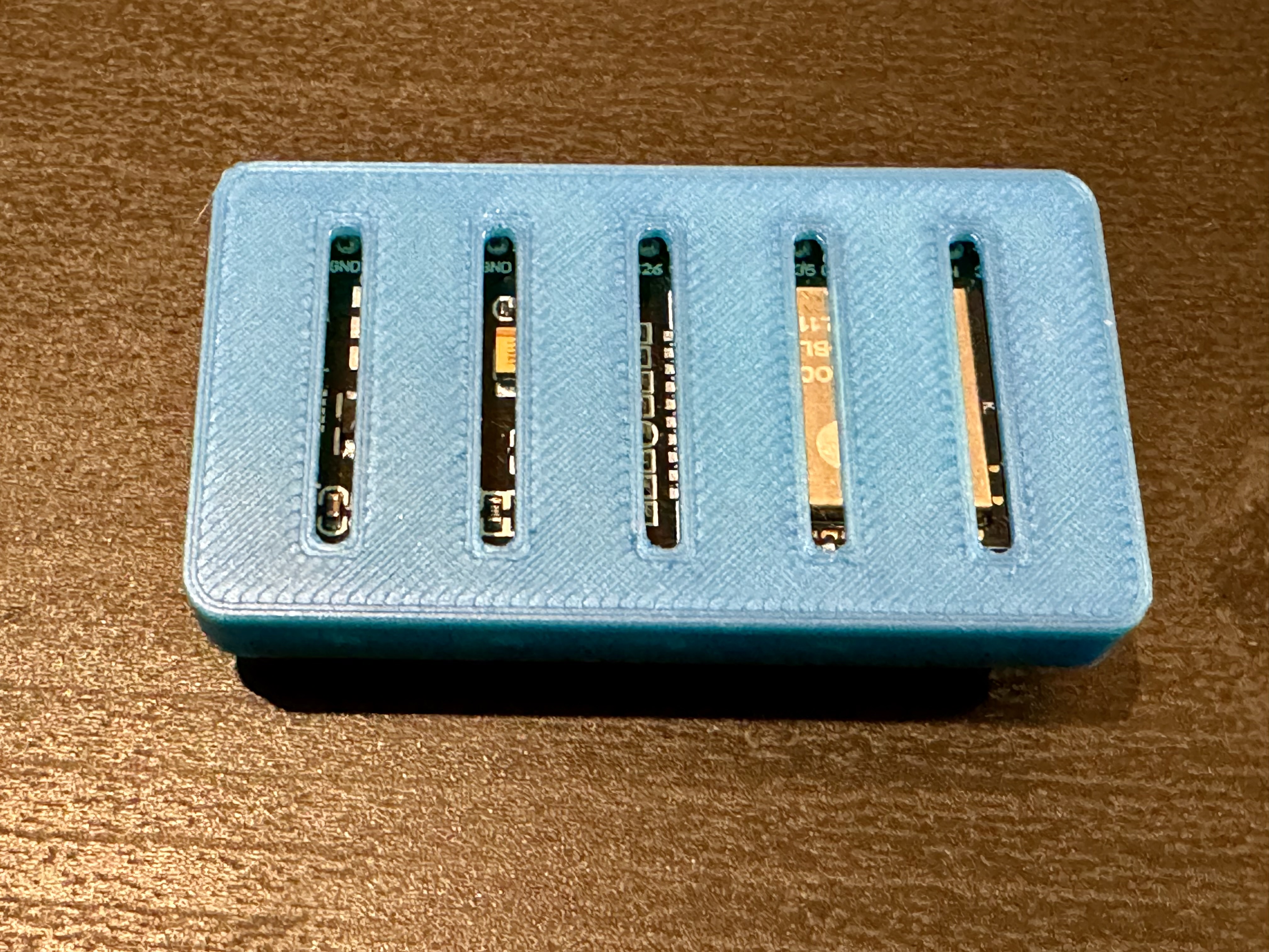 Miniatura 4 do modelo 3D Basic ESP32 WROOM Case
