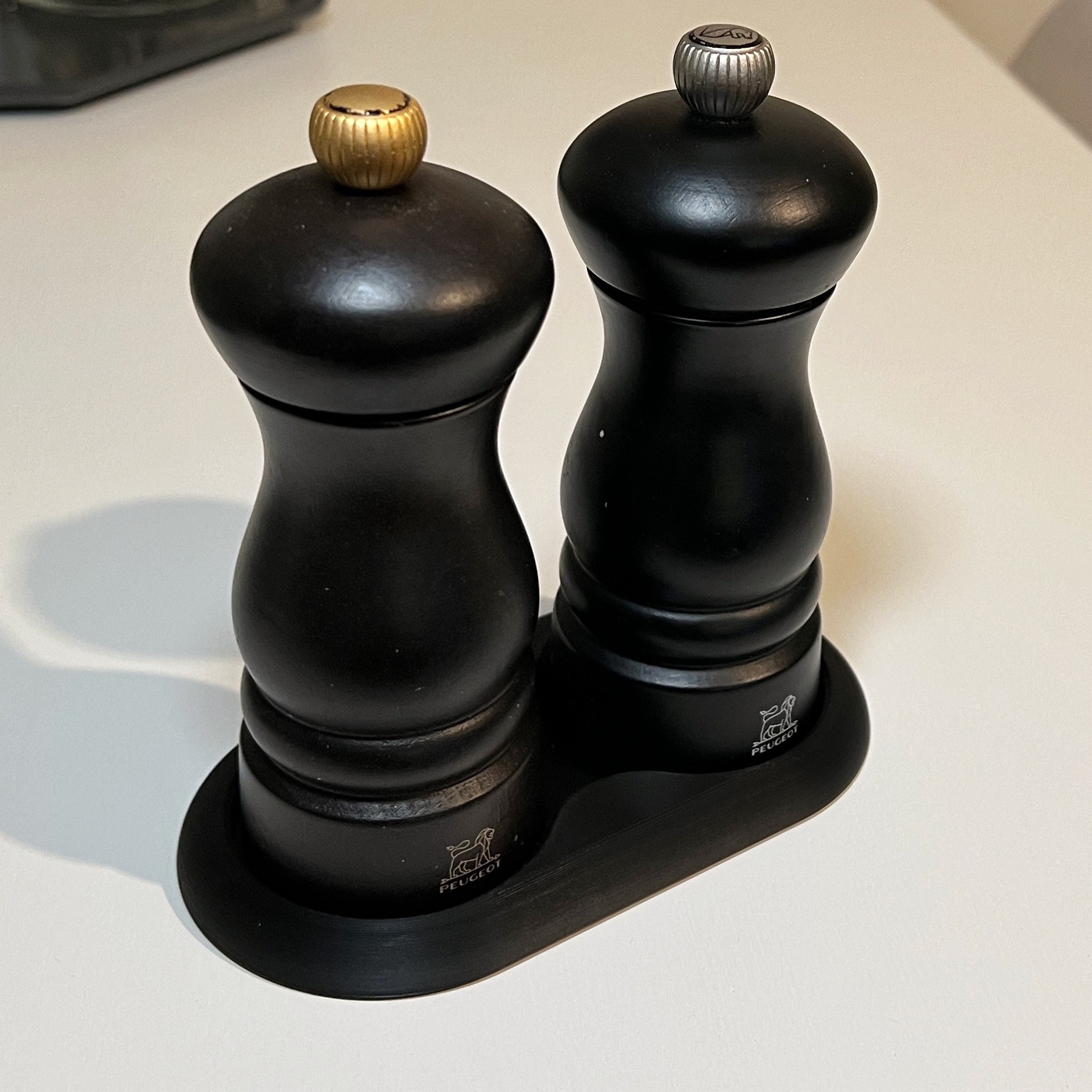 Salt and Pepper Mill tray by Alexander Biermann Download free STL