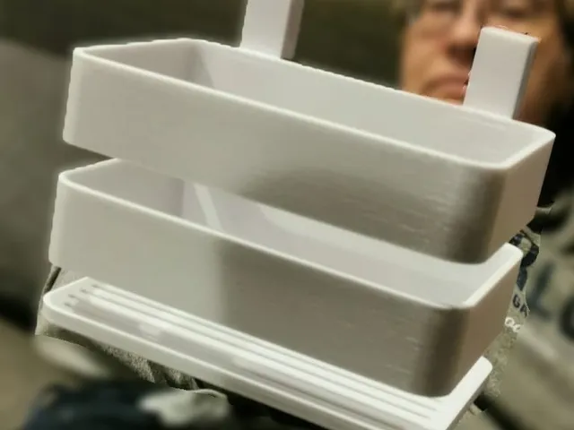 Duschablage zum Einhängen an der Glasabtrennung der Dusche