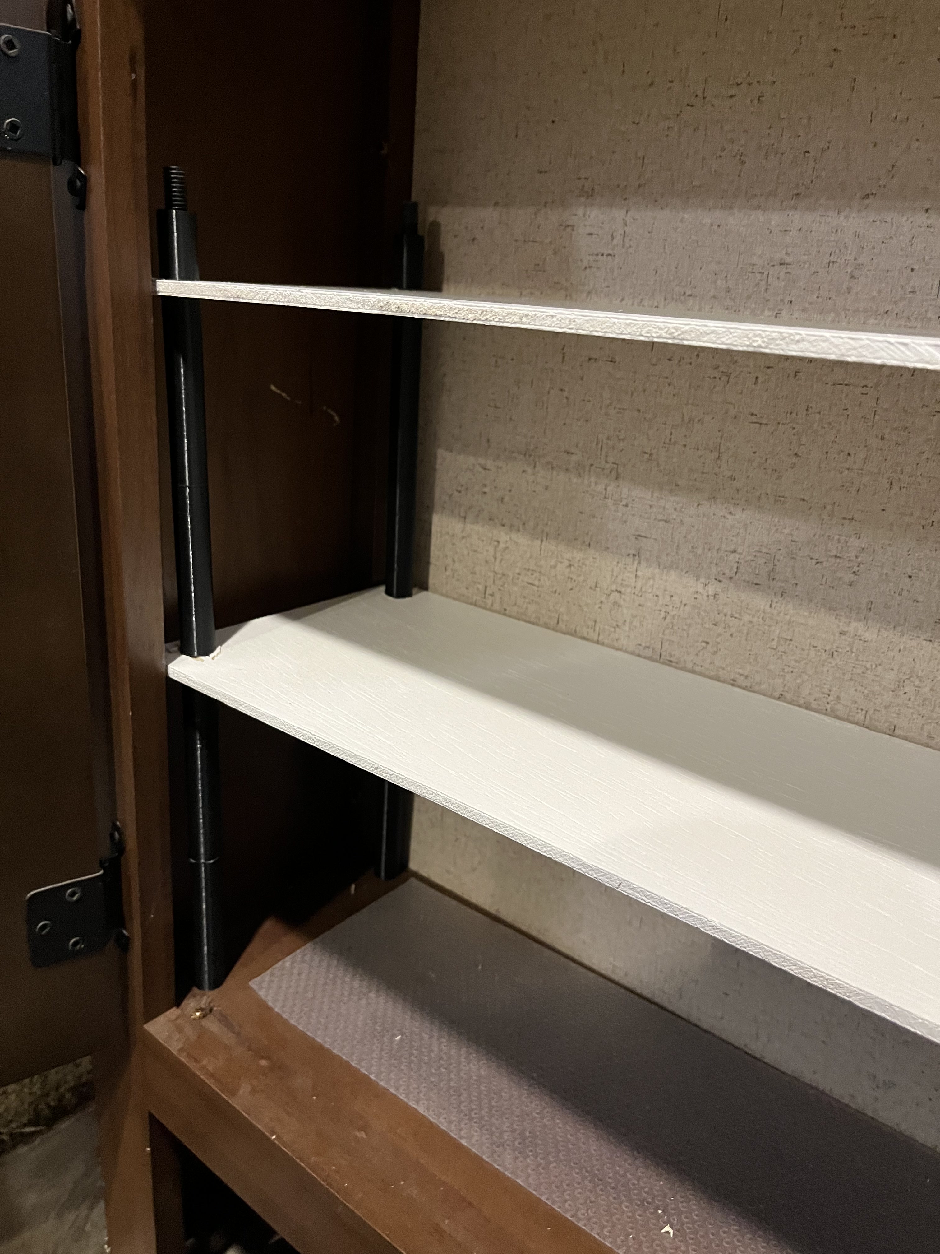 Extendable shelf feet/supports by bmccarthy321 Download free STL